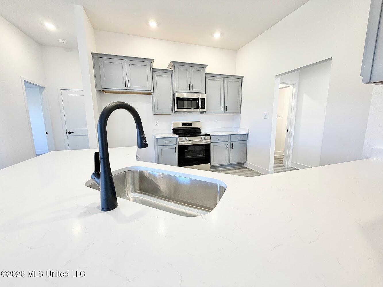 9509 Falconry Lane Property Photo 3