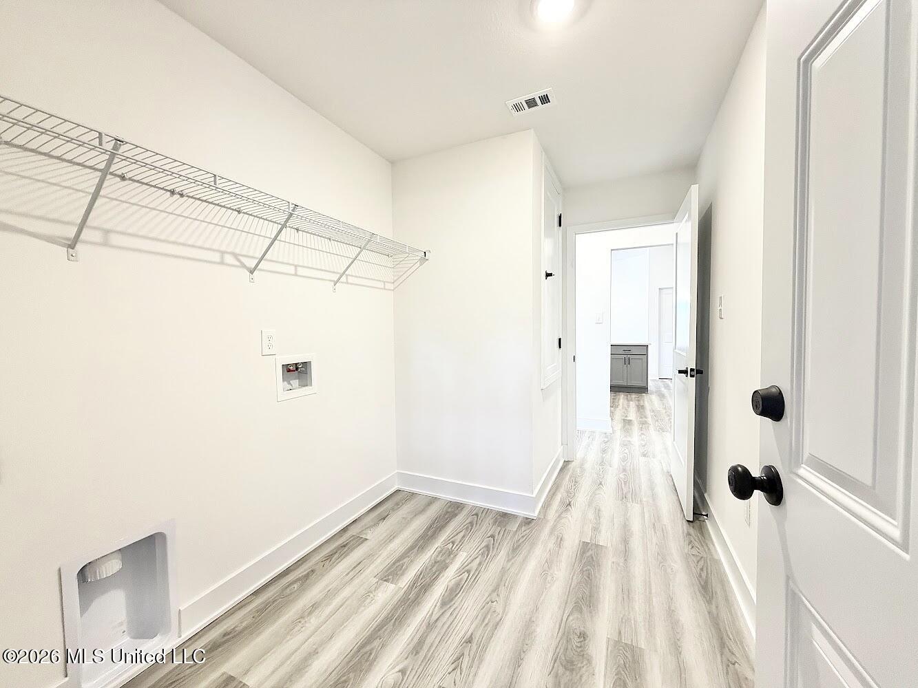 9509 Falconry Lane Property Photo 12