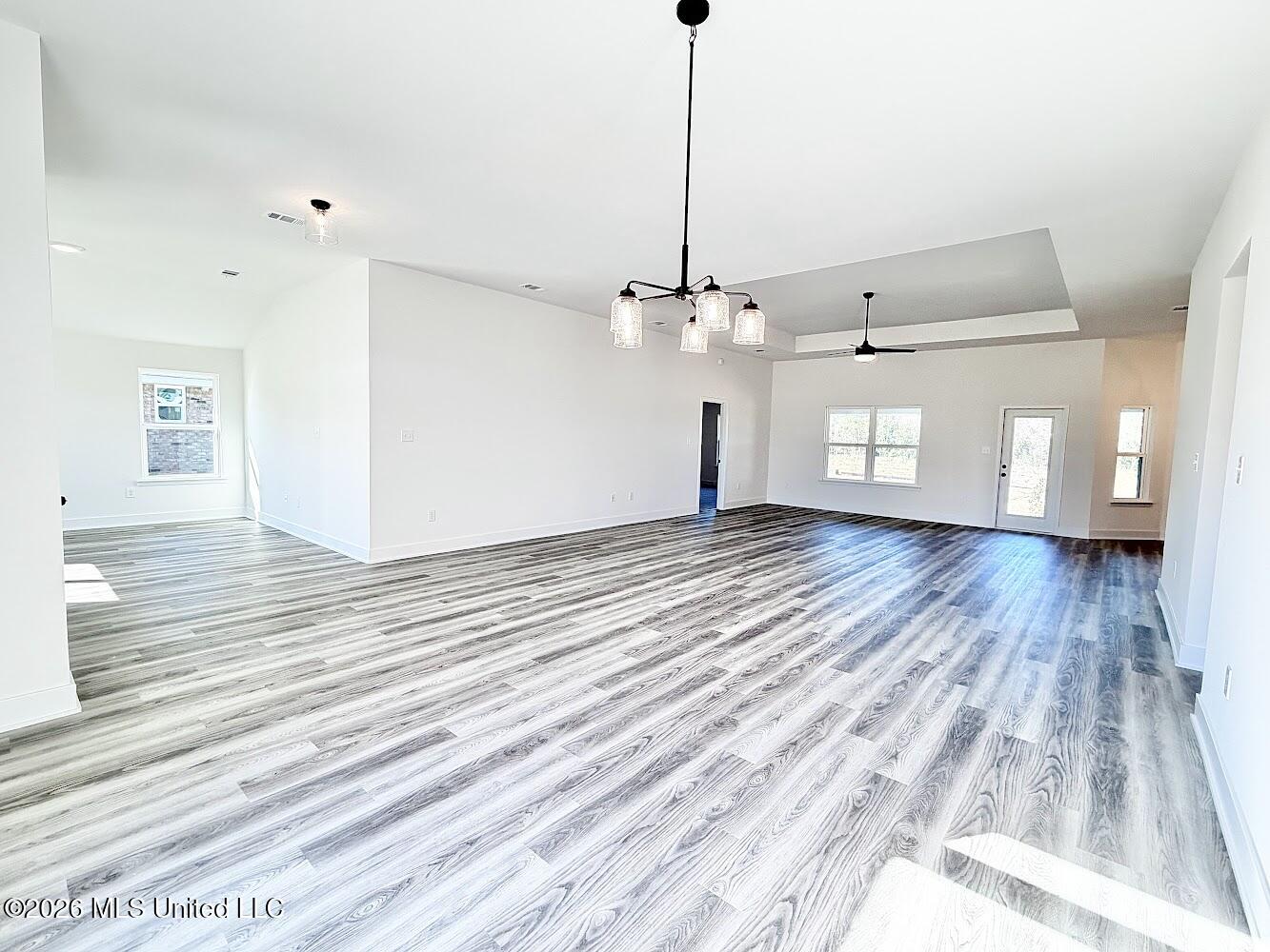 9509 Falconry Lane Property Photo 14