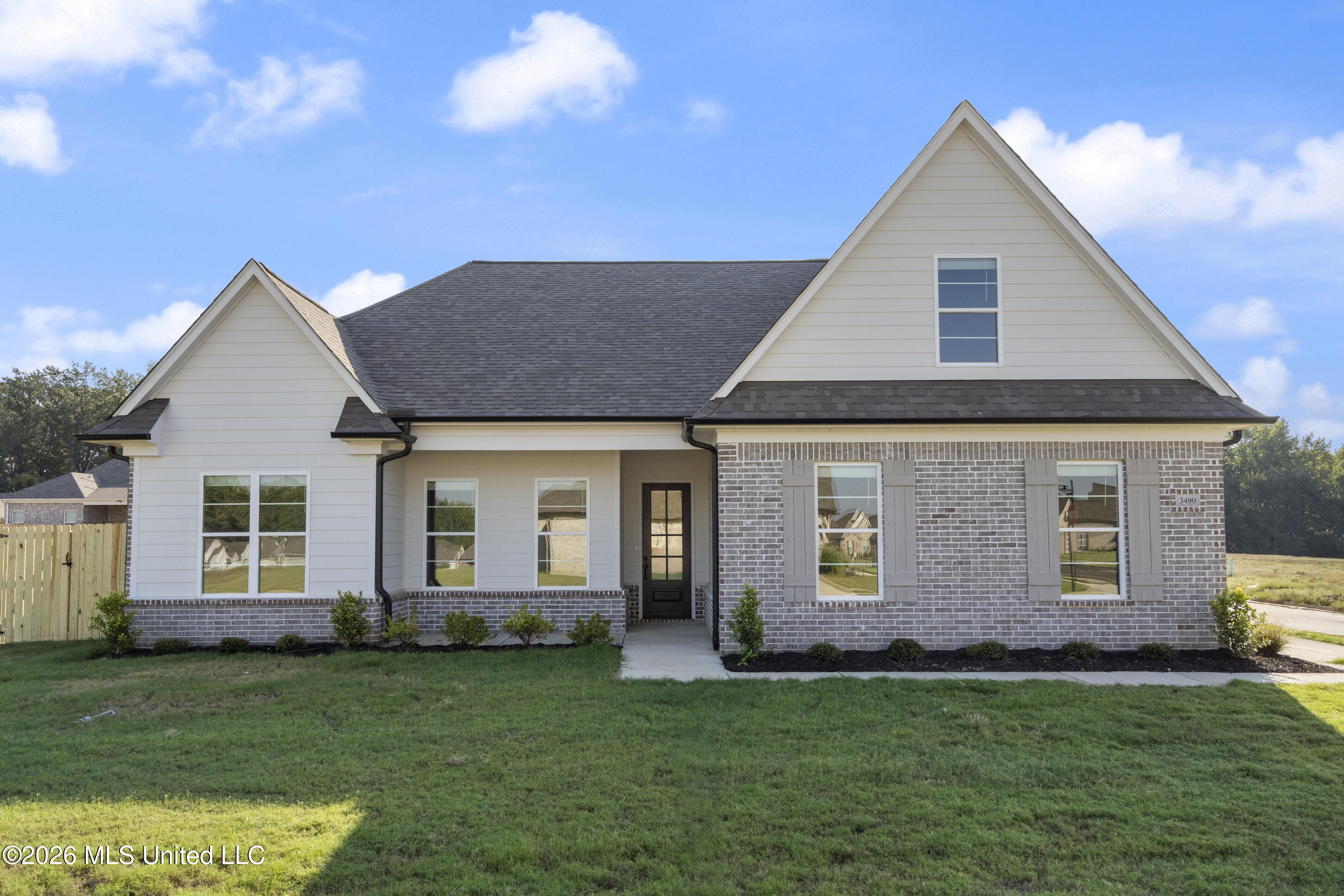 3490 Ivy Lane Property Photo 2