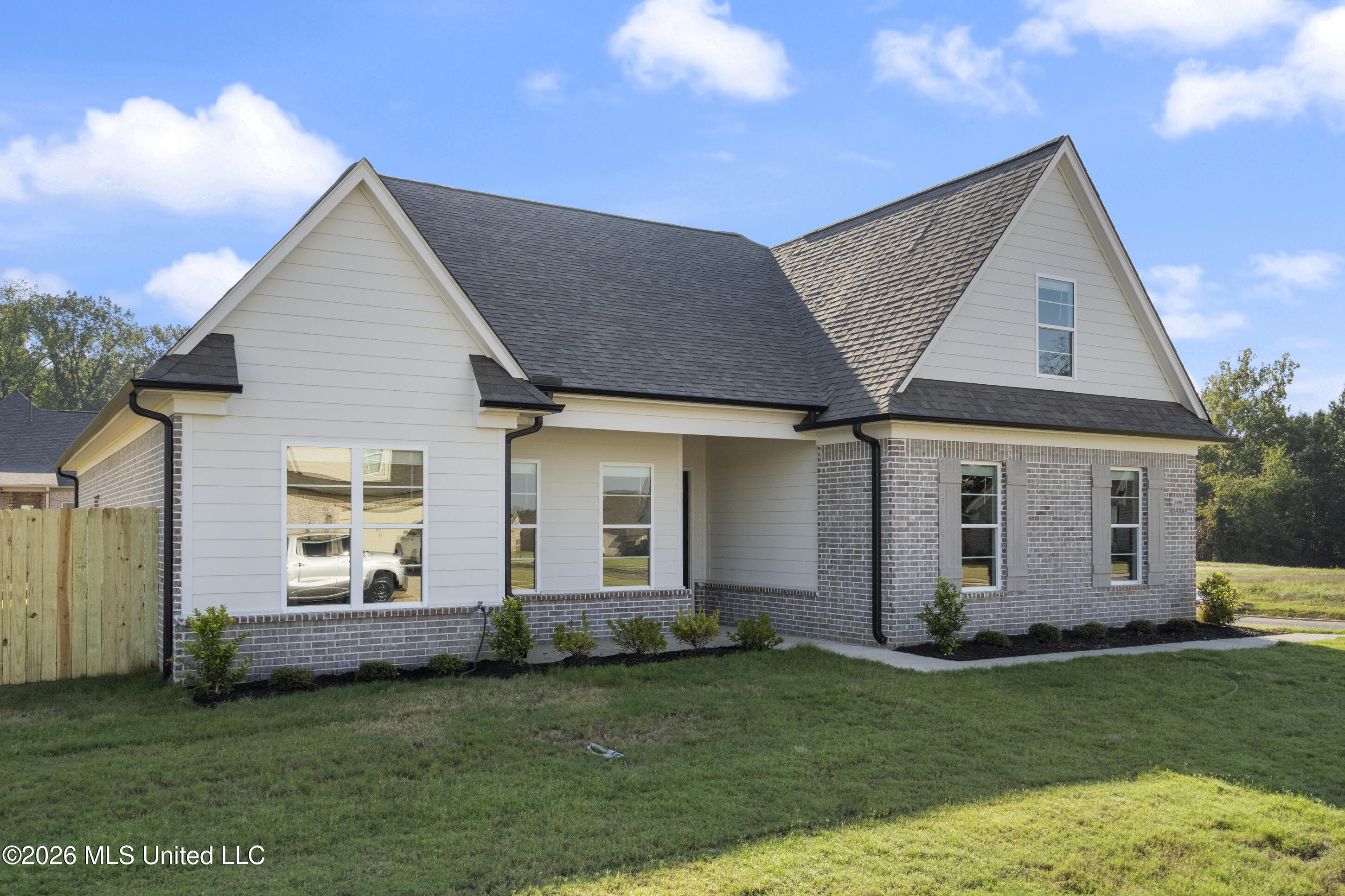 3490 Ivy Lane Property Photo 3