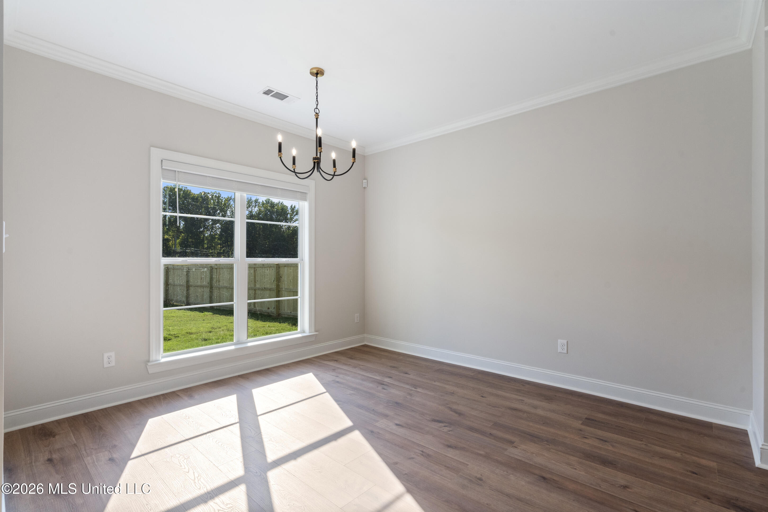 3490 Ivy Lane Property Photo 9