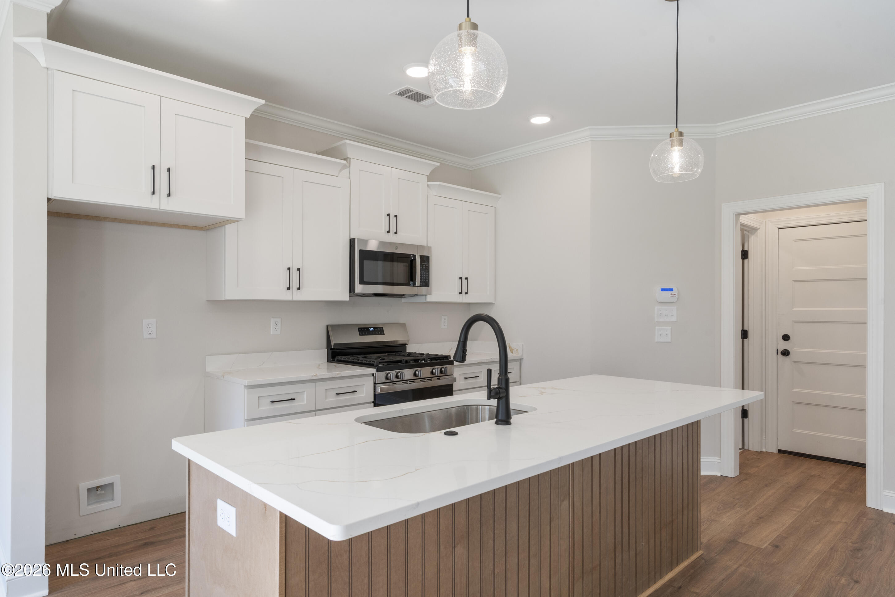 3490 Ivy Lane Property Photo 10