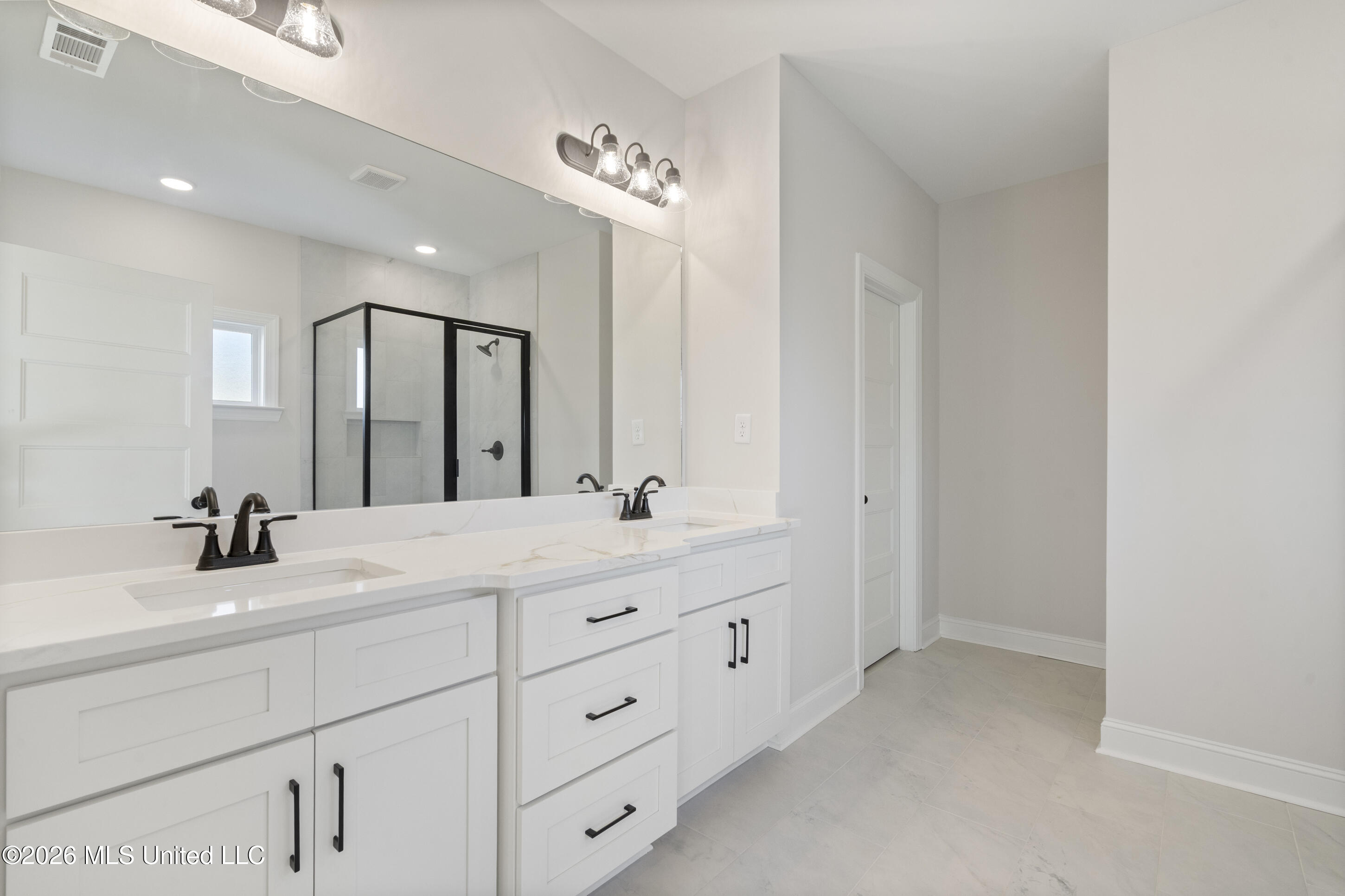 3490 Ivy Lane Property Photo 15
