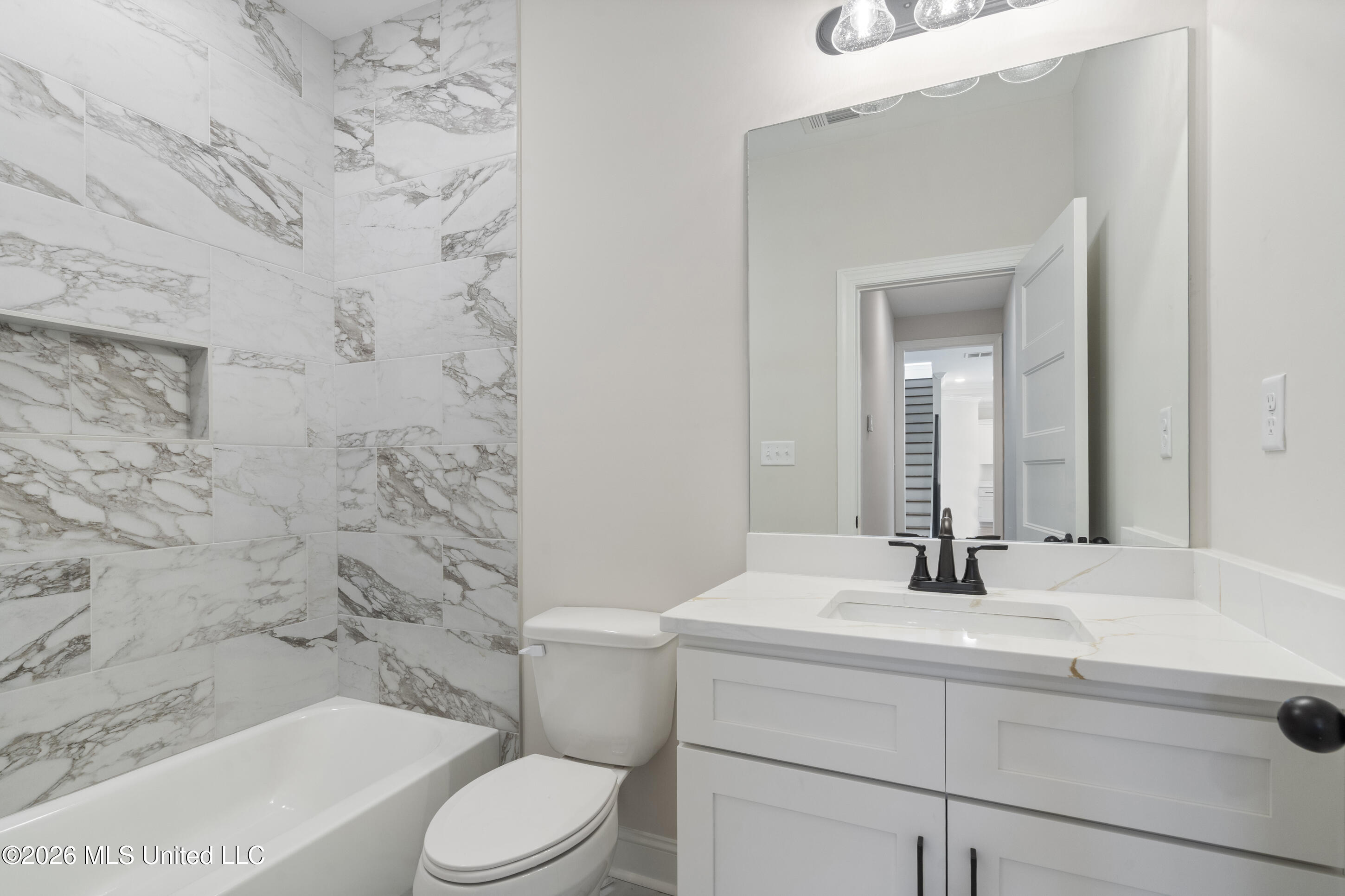 3490 Ivy Lane Property Photo 18