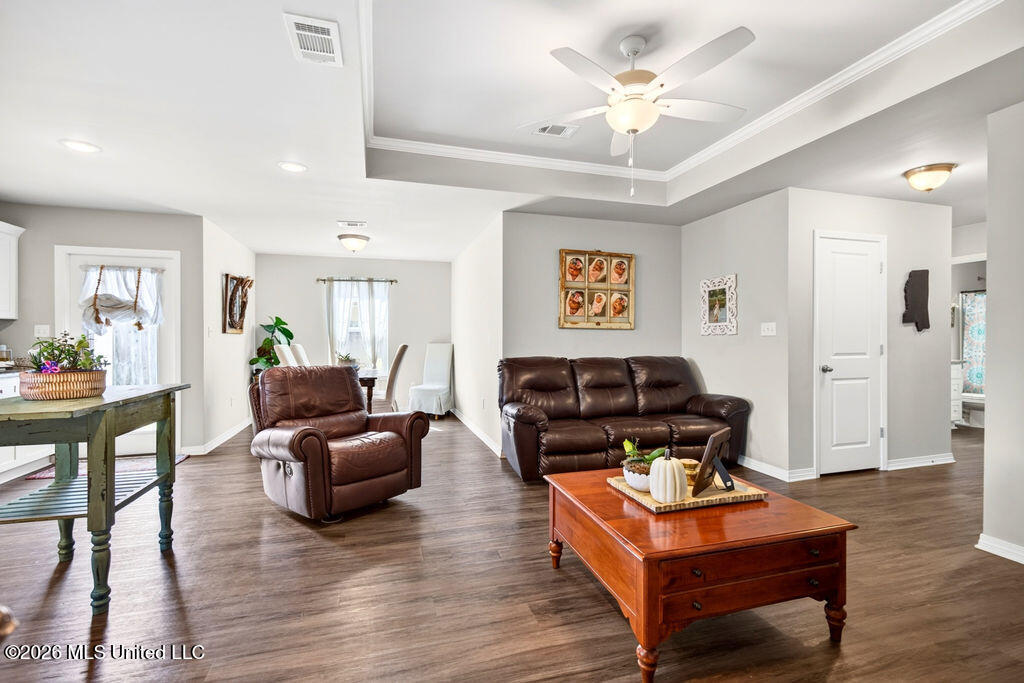 13301 Wisteria Drive Property Photo 8