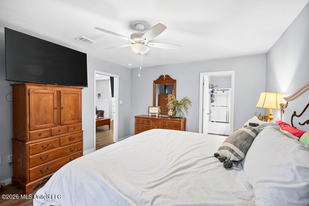 13301 Wisteria Drive Property Photo 16