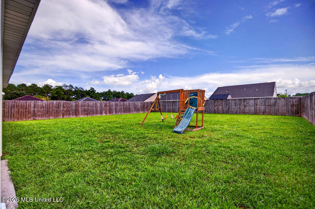13301 Wisteria Drive Property Photo 23