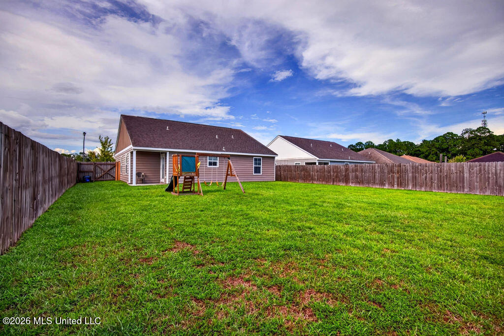 13301 Wisteria Drive Property Photo 24