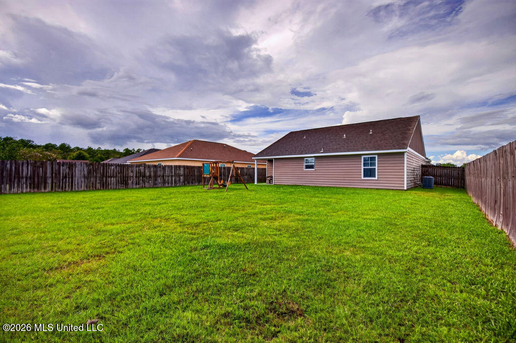 13301 Wisteria Drive Property Photo 25