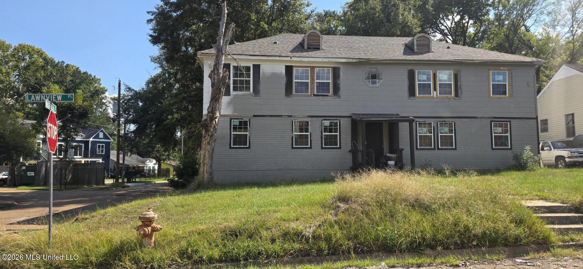 1205 Lawnview Place Property Photo 1