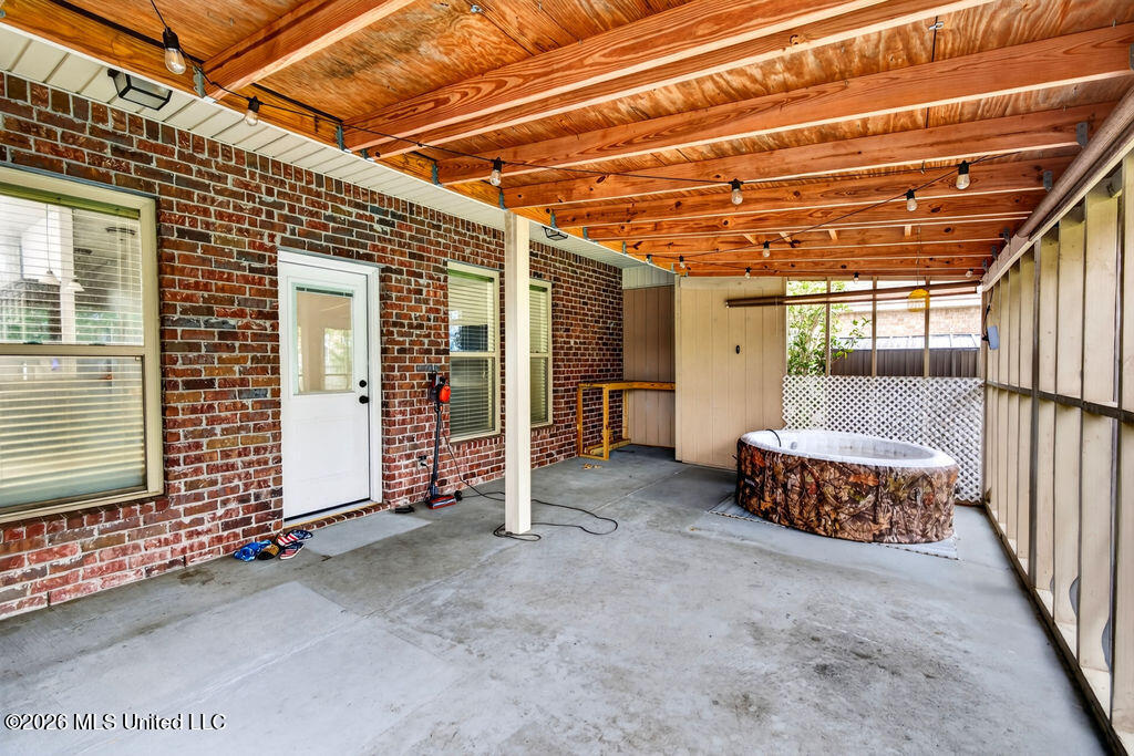 13347 Hilliard Street Property Photo 33