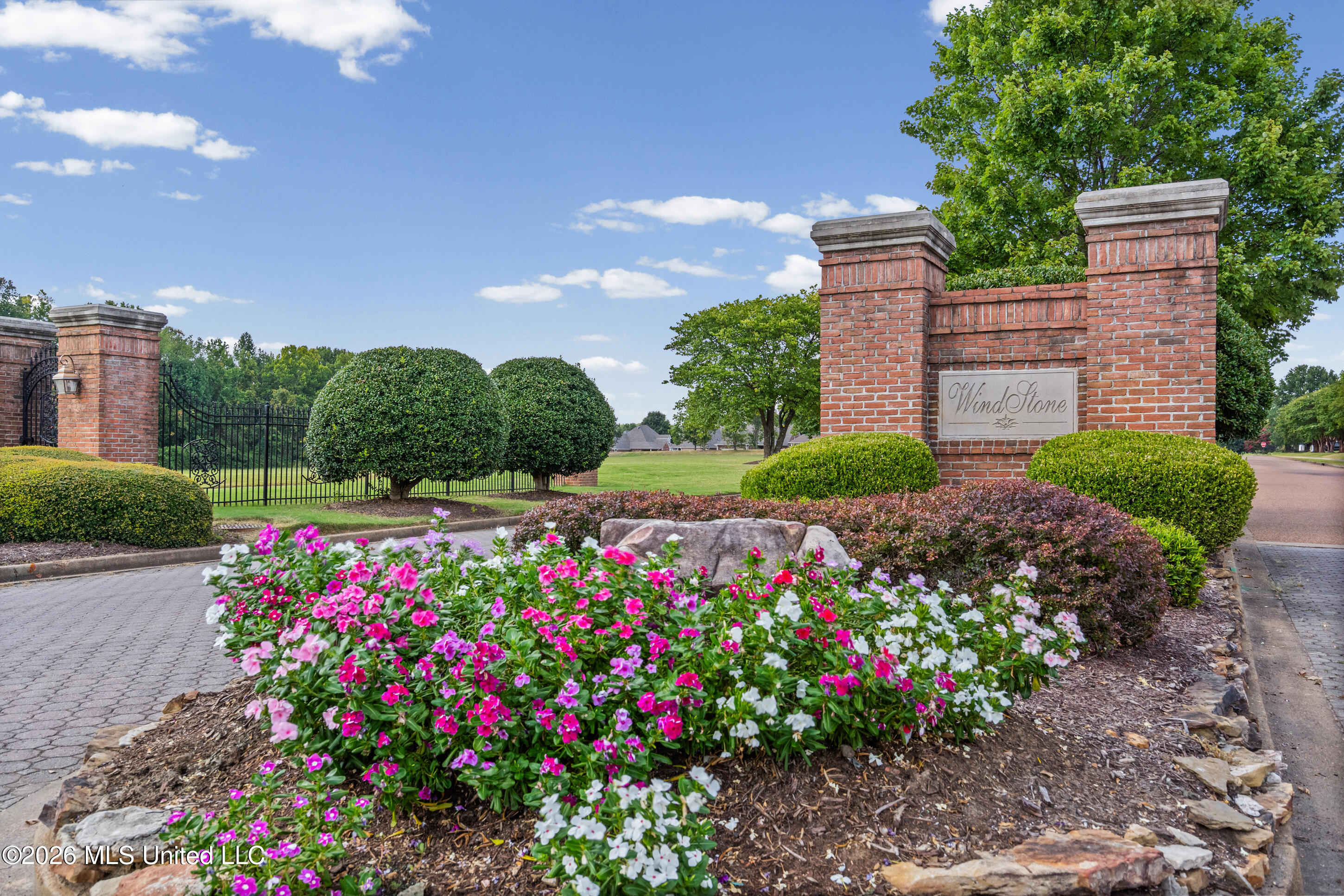 4665 Stone Cross Drive Property Photo 4