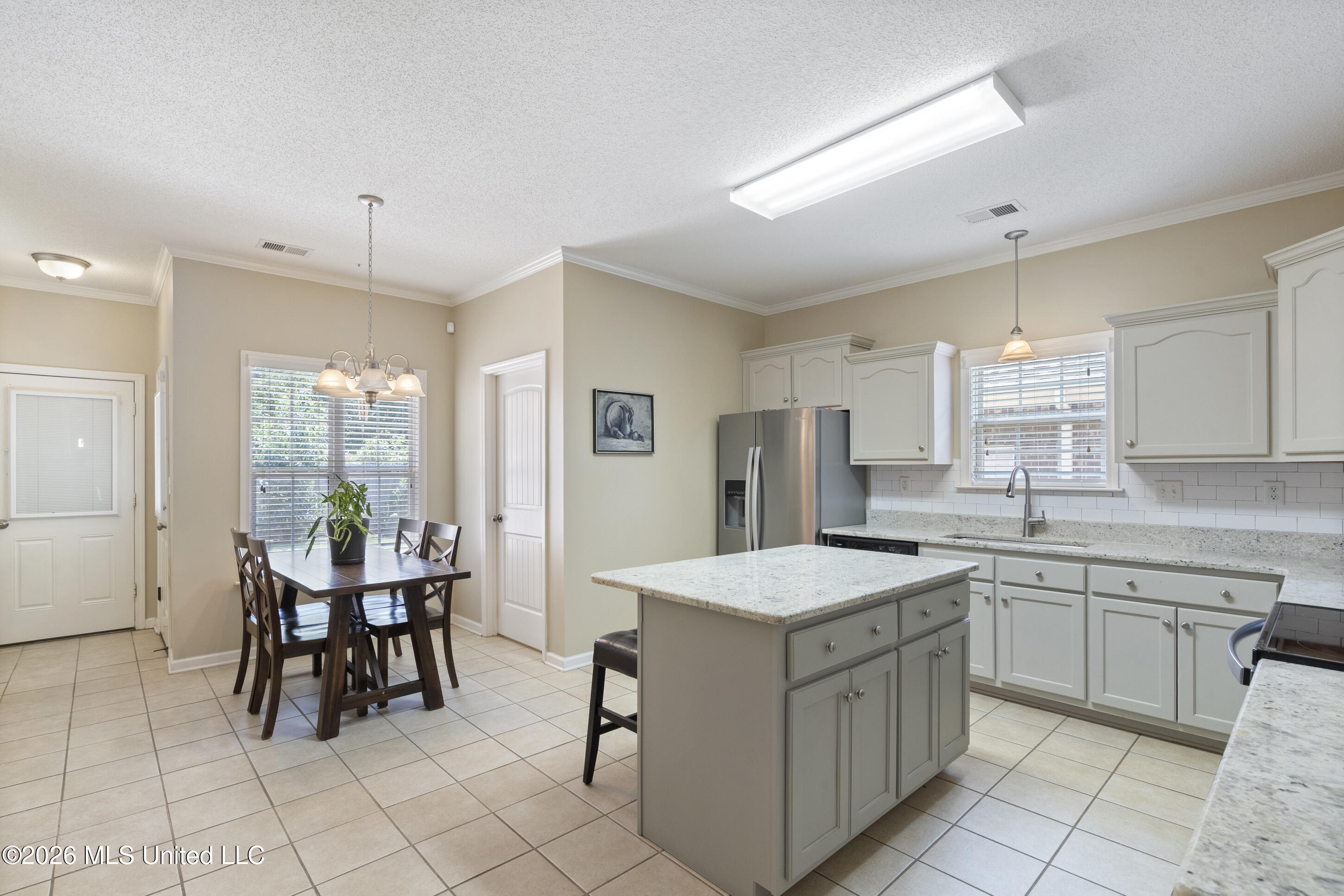 4665 Stone Cross Drive Property Photo 7