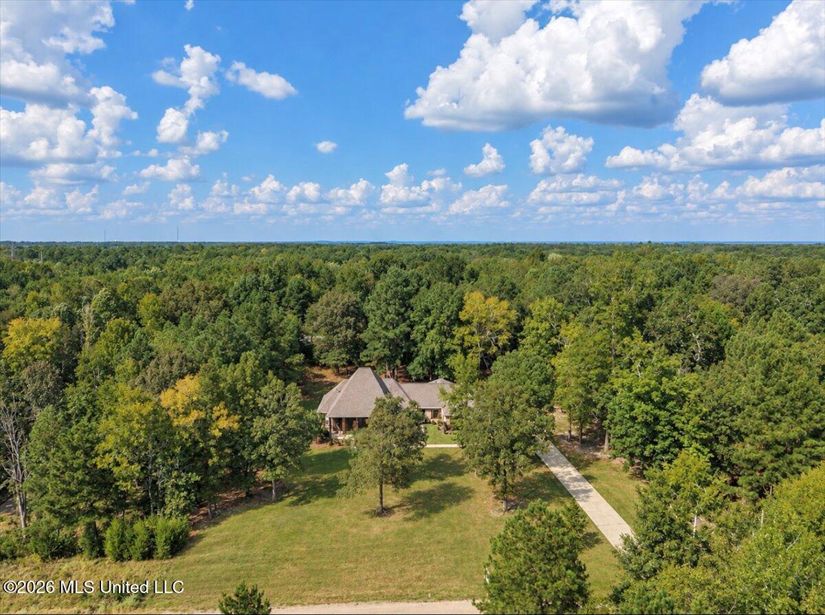166 Stratford Drive Property Photo 3