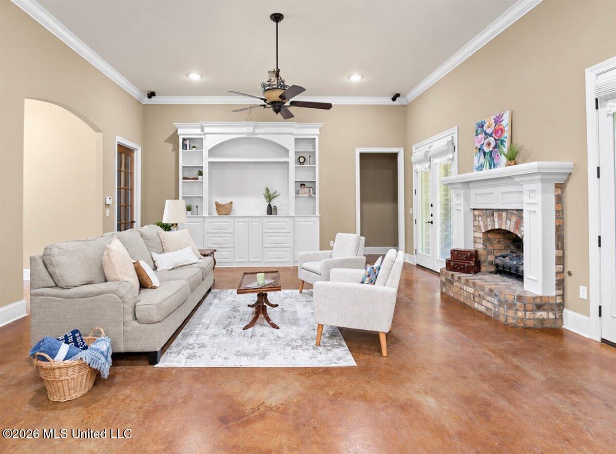 166 Stratford Drive Property Photo 6