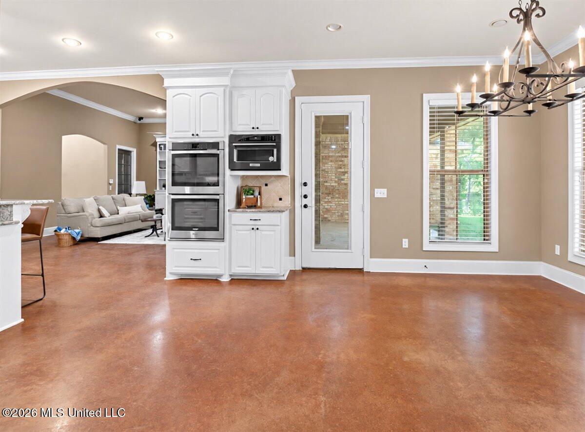 166 Stratford Drive Property Photo 13