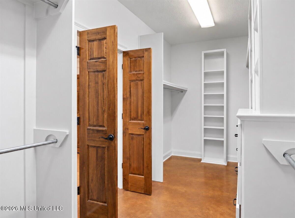 166 Stratford Drive Property Photo 25