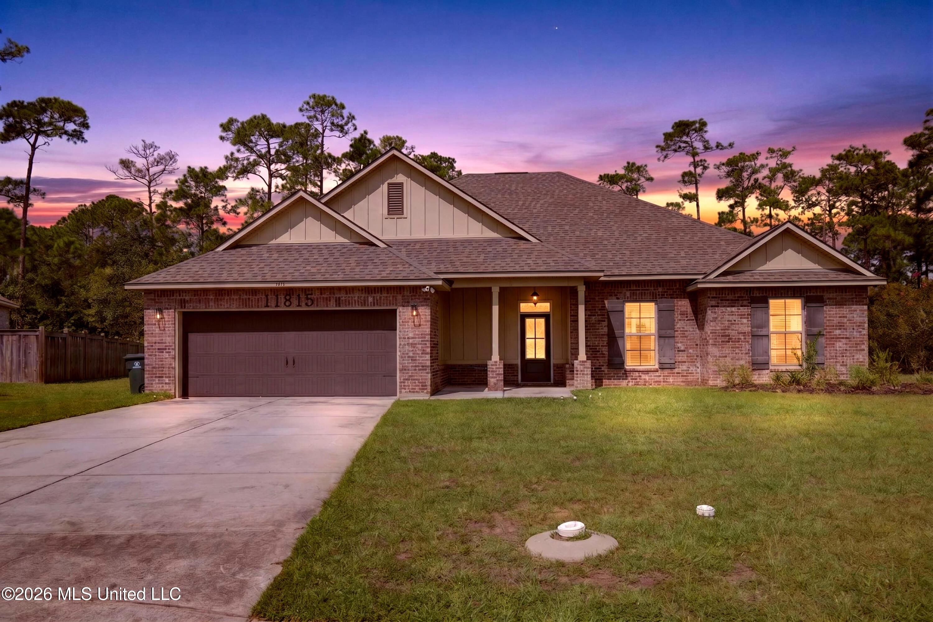11816 Smokey Court Property Photo 3