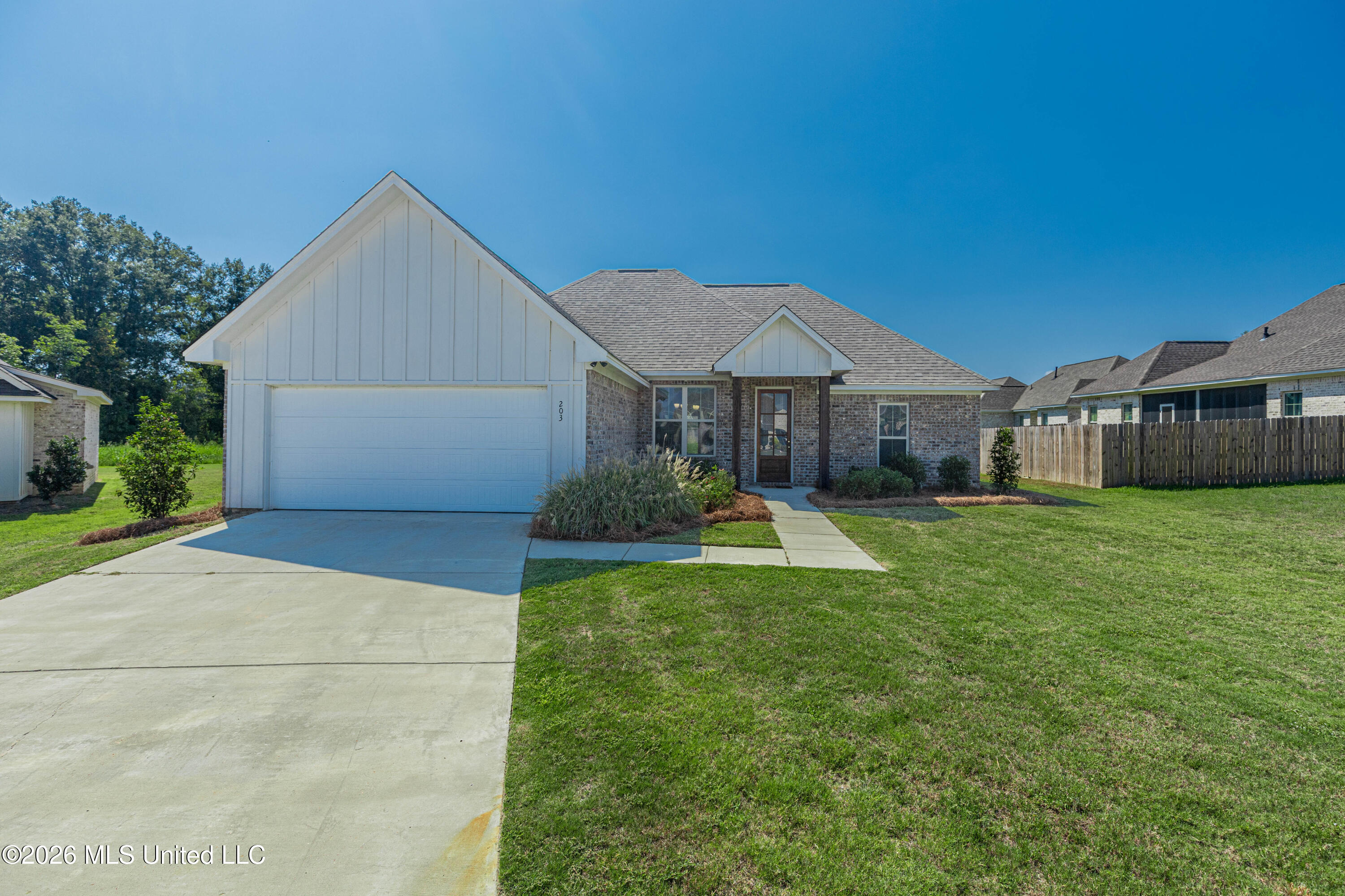 203 Silver Maple Place Property Photo 1