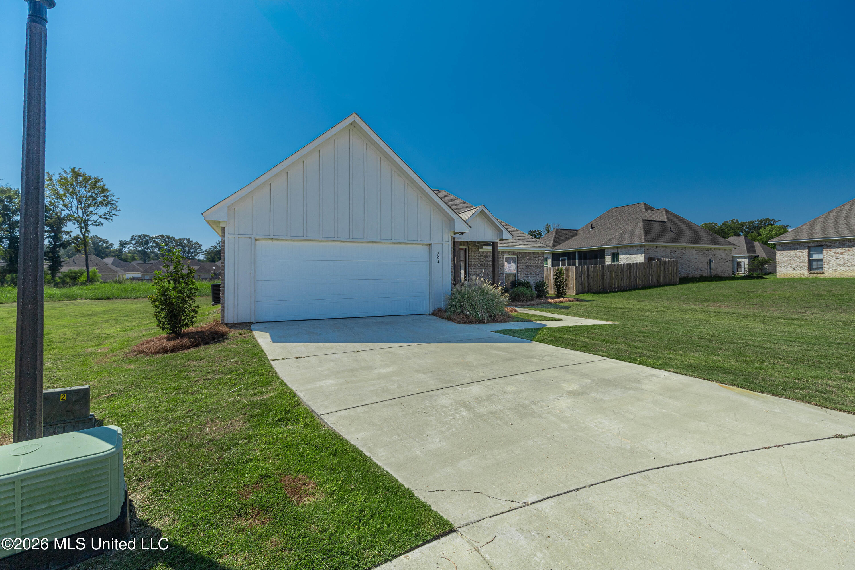 203 Silver Maple Place Property Photo 2