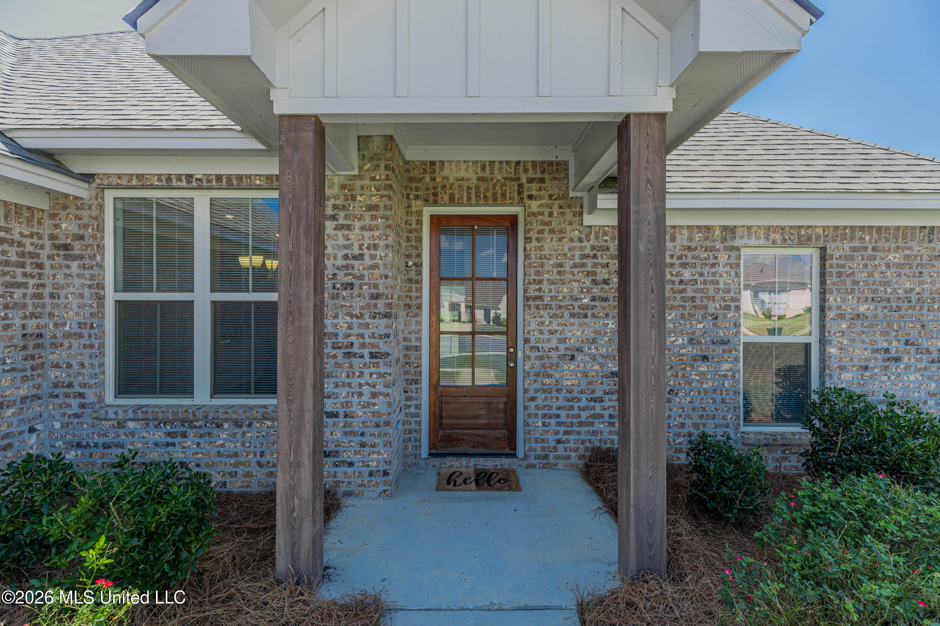 203 Silver Maple Place Property Photo 4