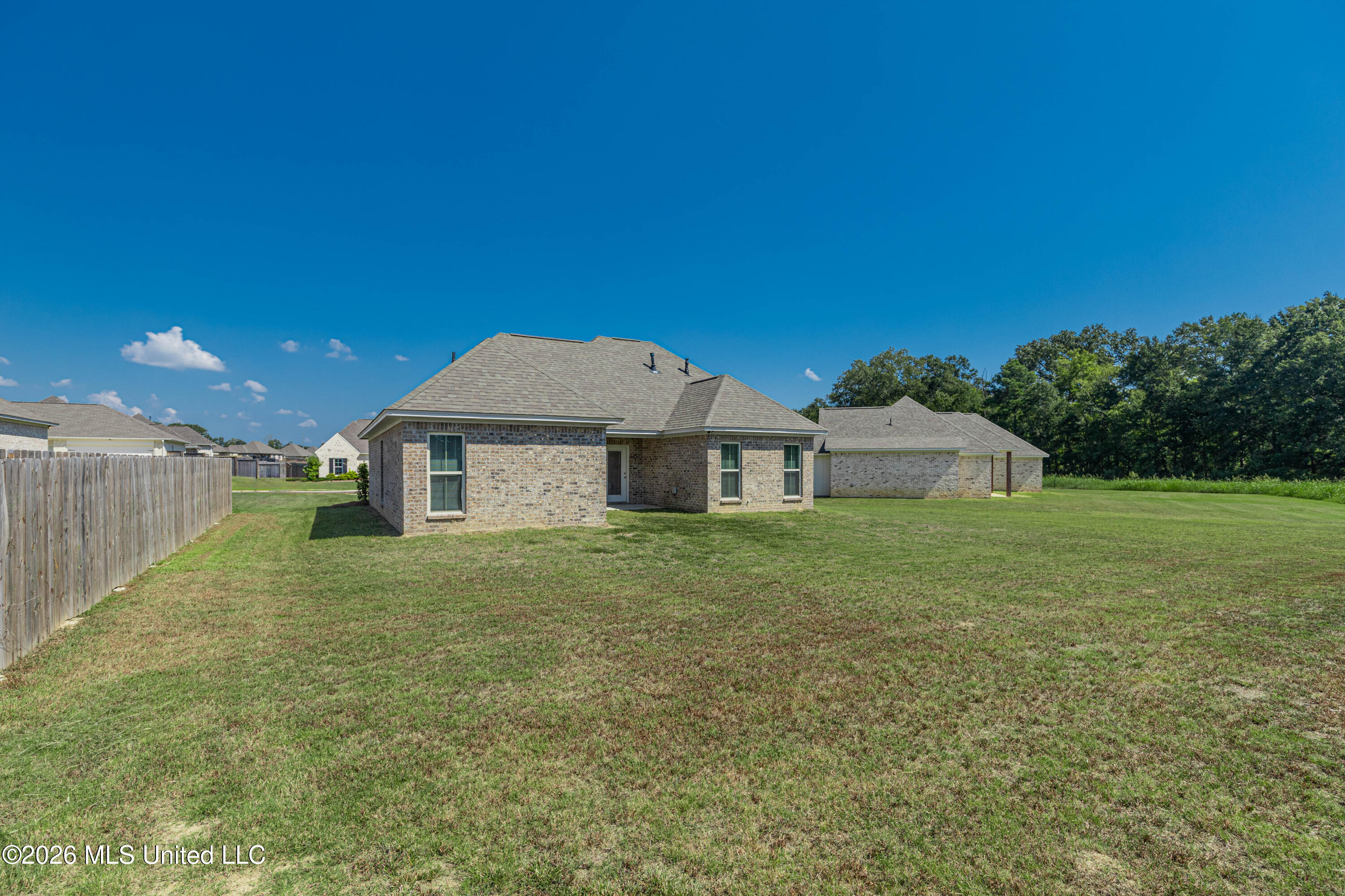 203 Silver Maple Place Property Photo 6