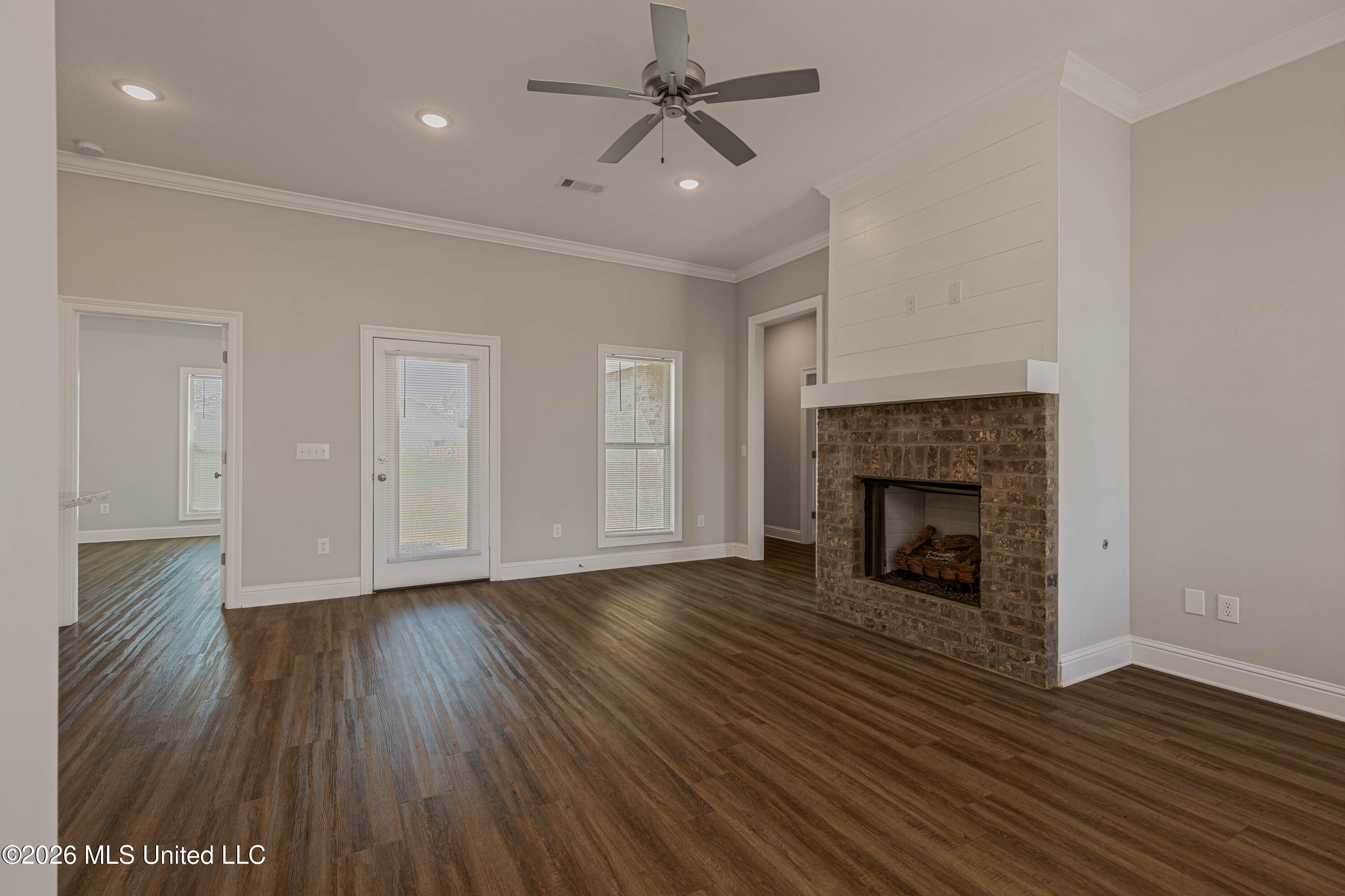 203 Silver Maple Place Property Photo 11