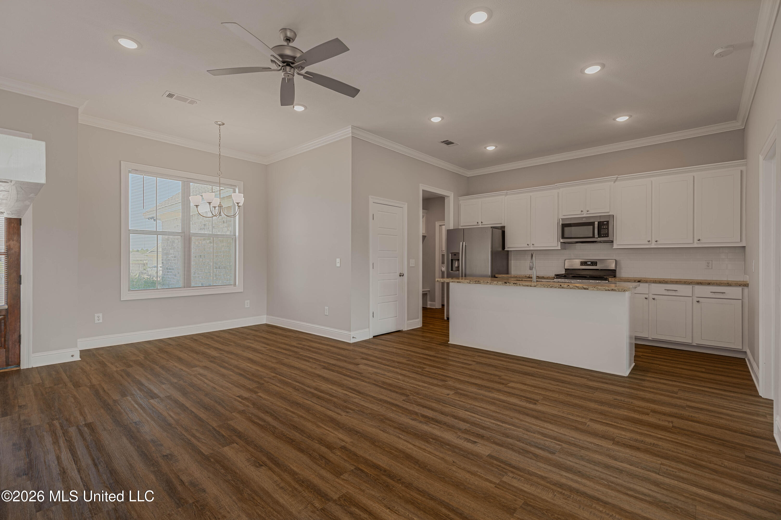 203 Silver Maple Place Property Photo 13