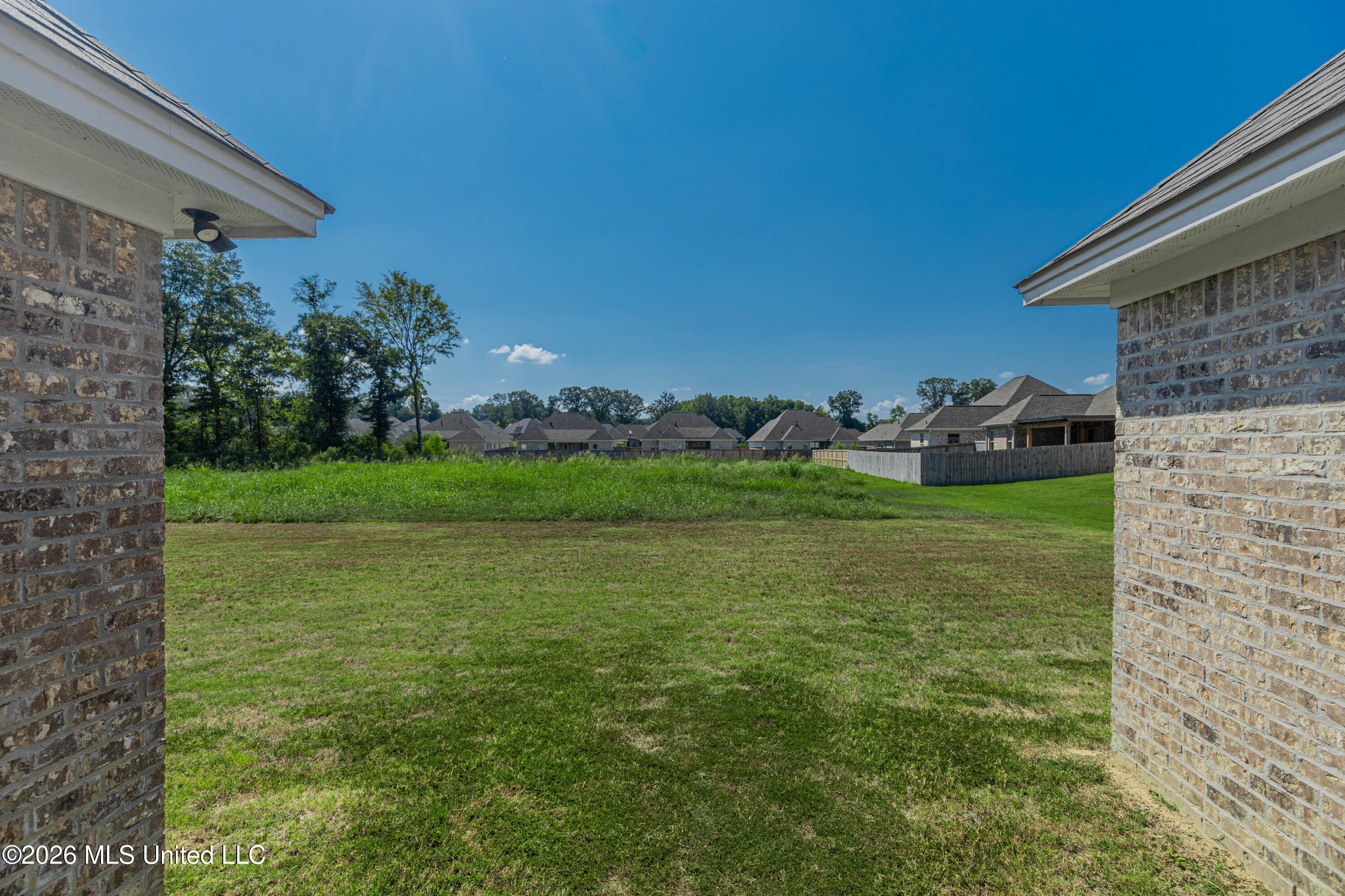 203 Silver Maple Place Property Photo 14