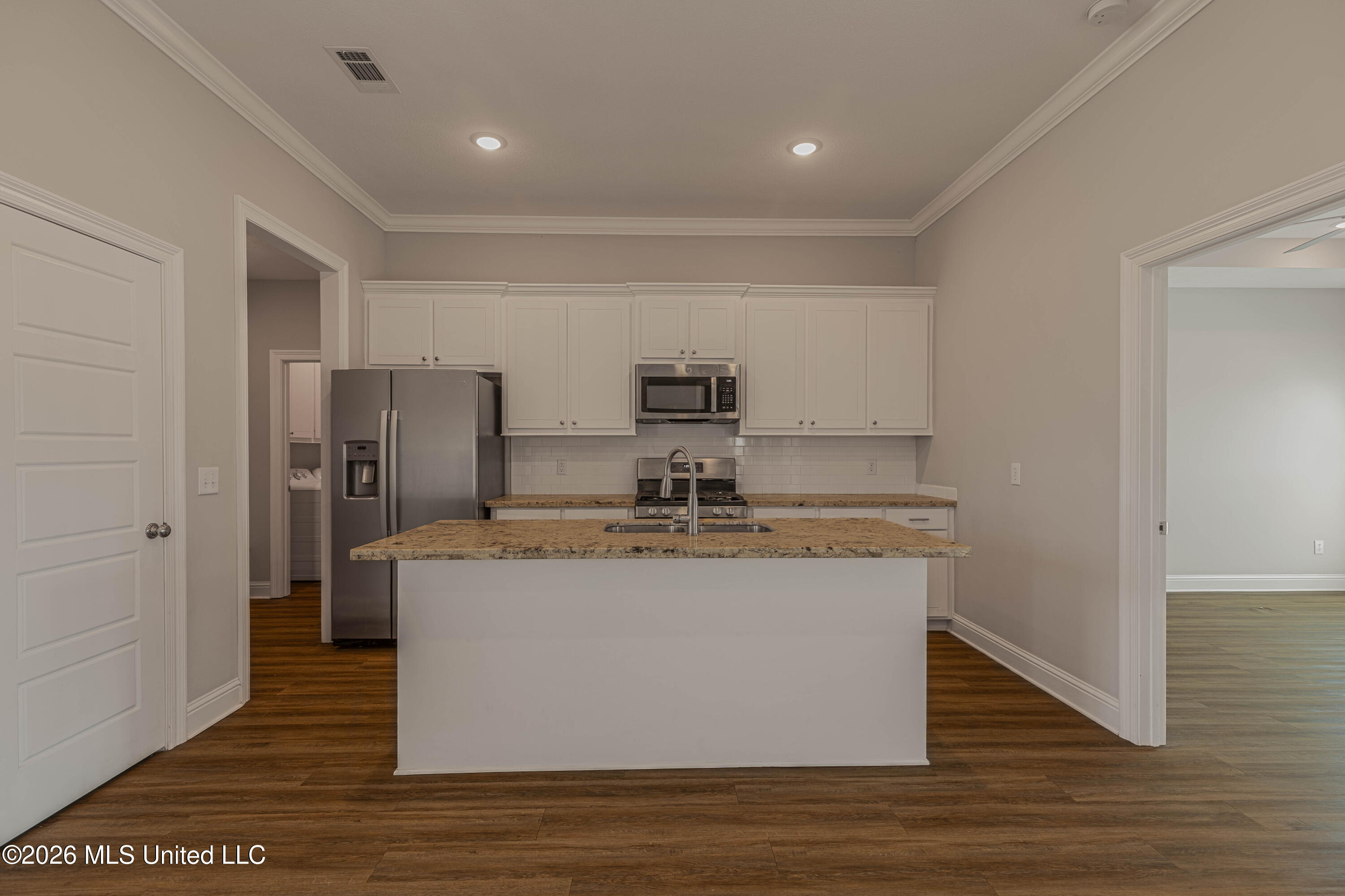 203 Silver Maple Place Property Photo 17