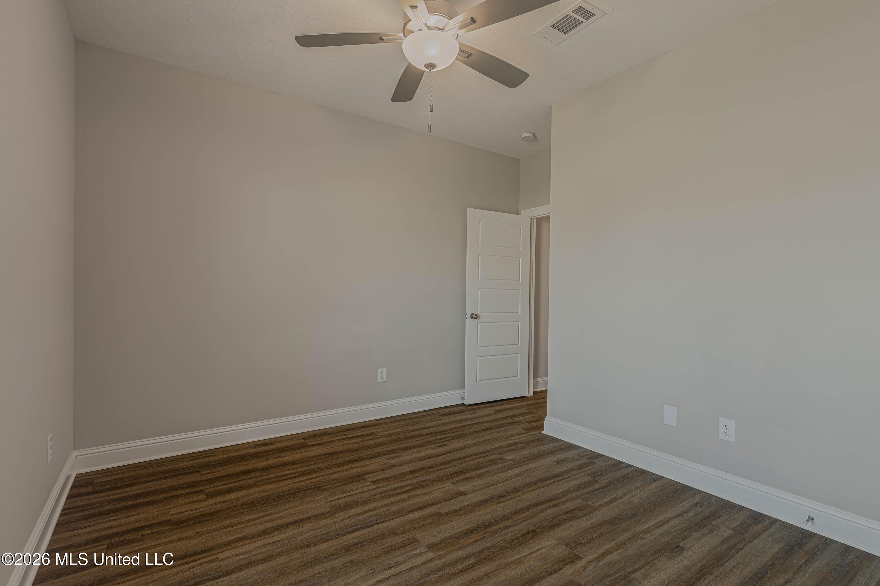203 Silver Maple Place Property Photo 35
