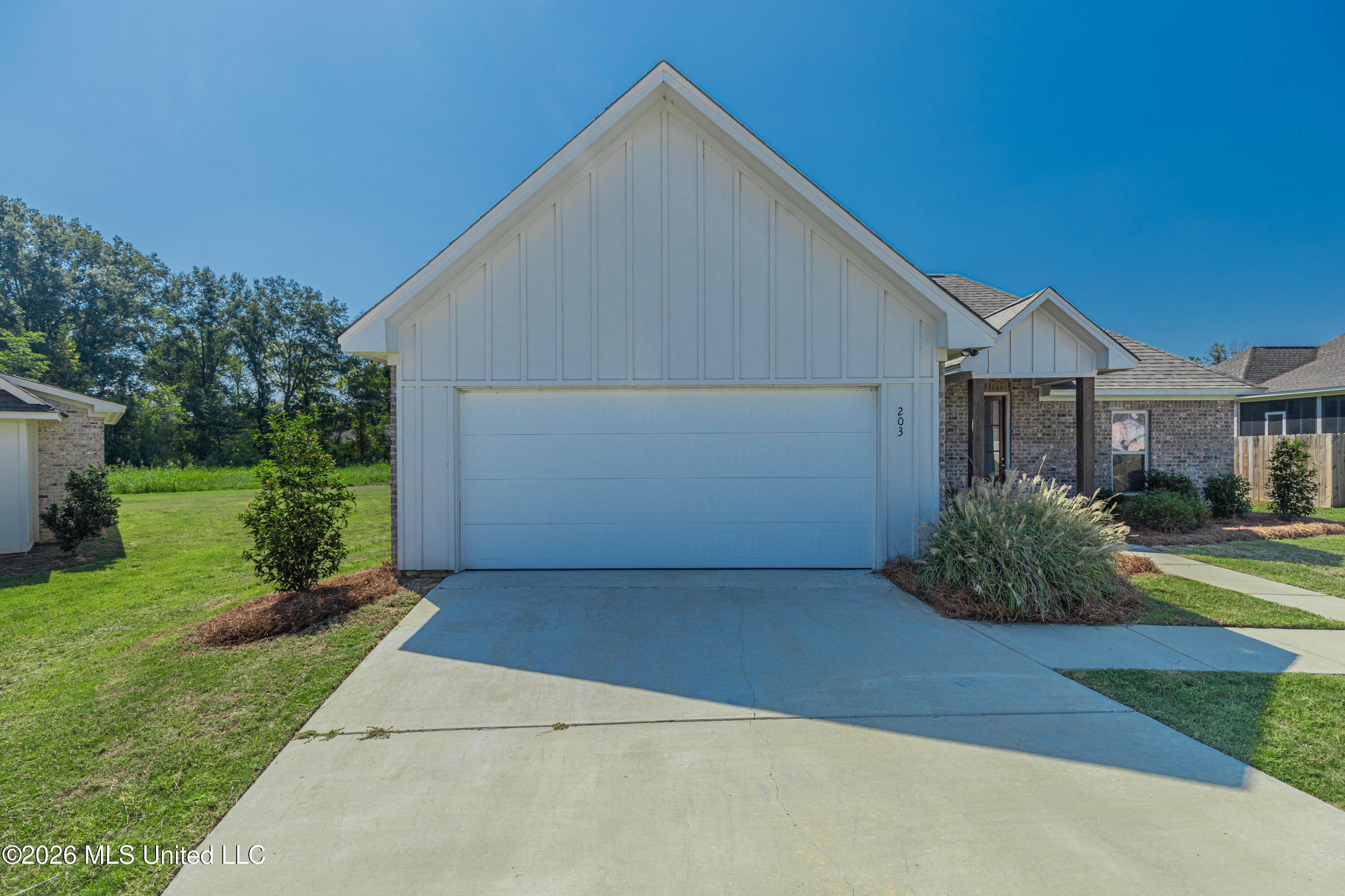 203 Silver Maple Place Property Photo 42