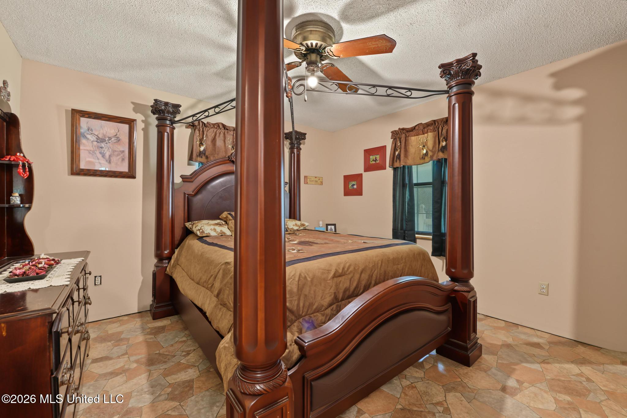 132 River Bend Road Property Photo 11