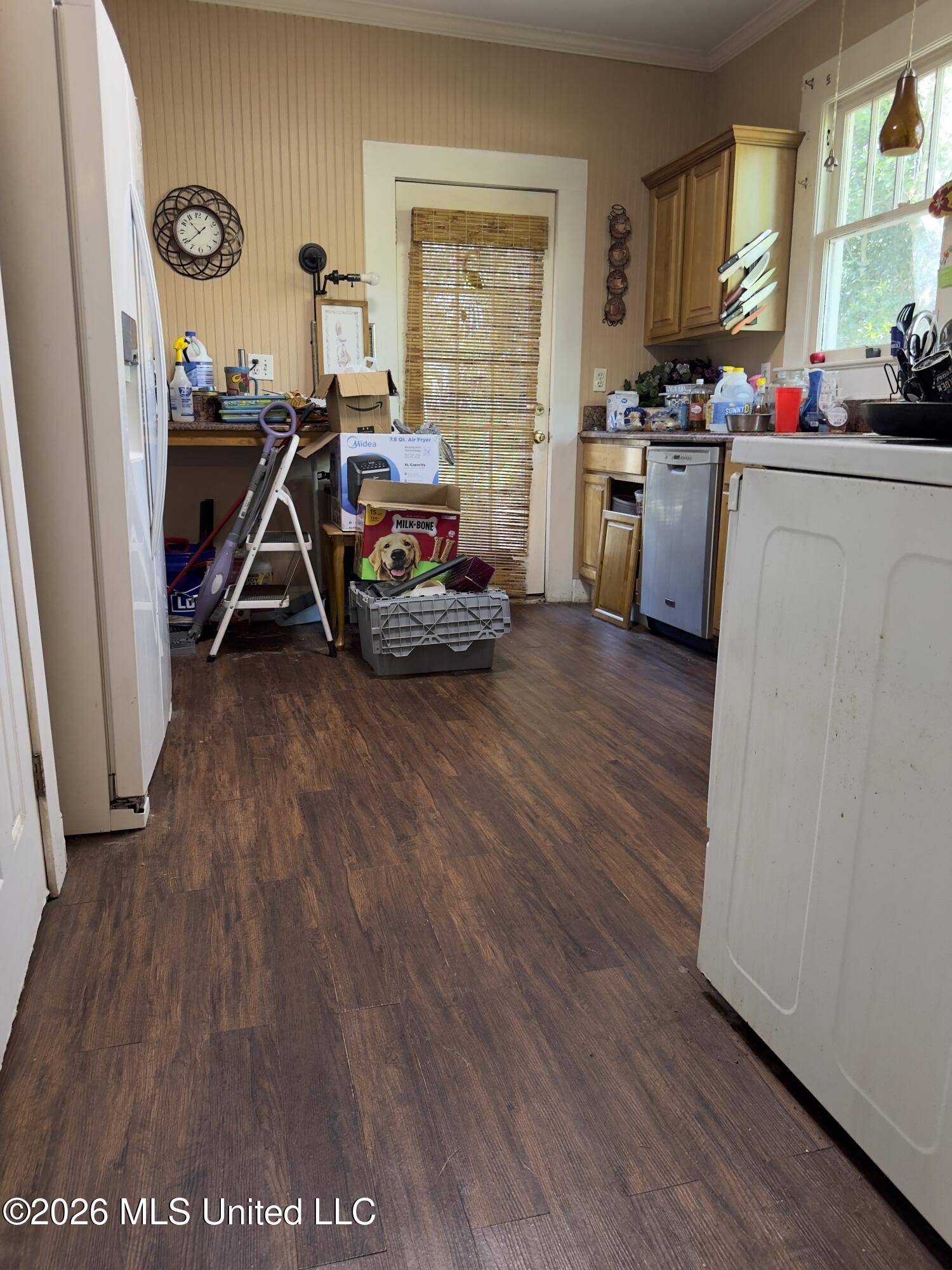 2405 East Avenue Property Photo 5