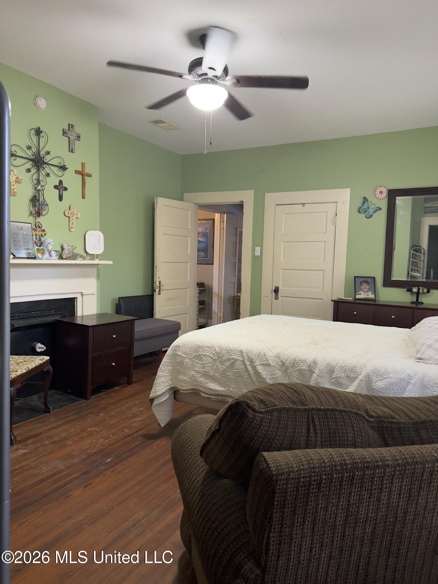 2405 East Avenue Property Photo 9