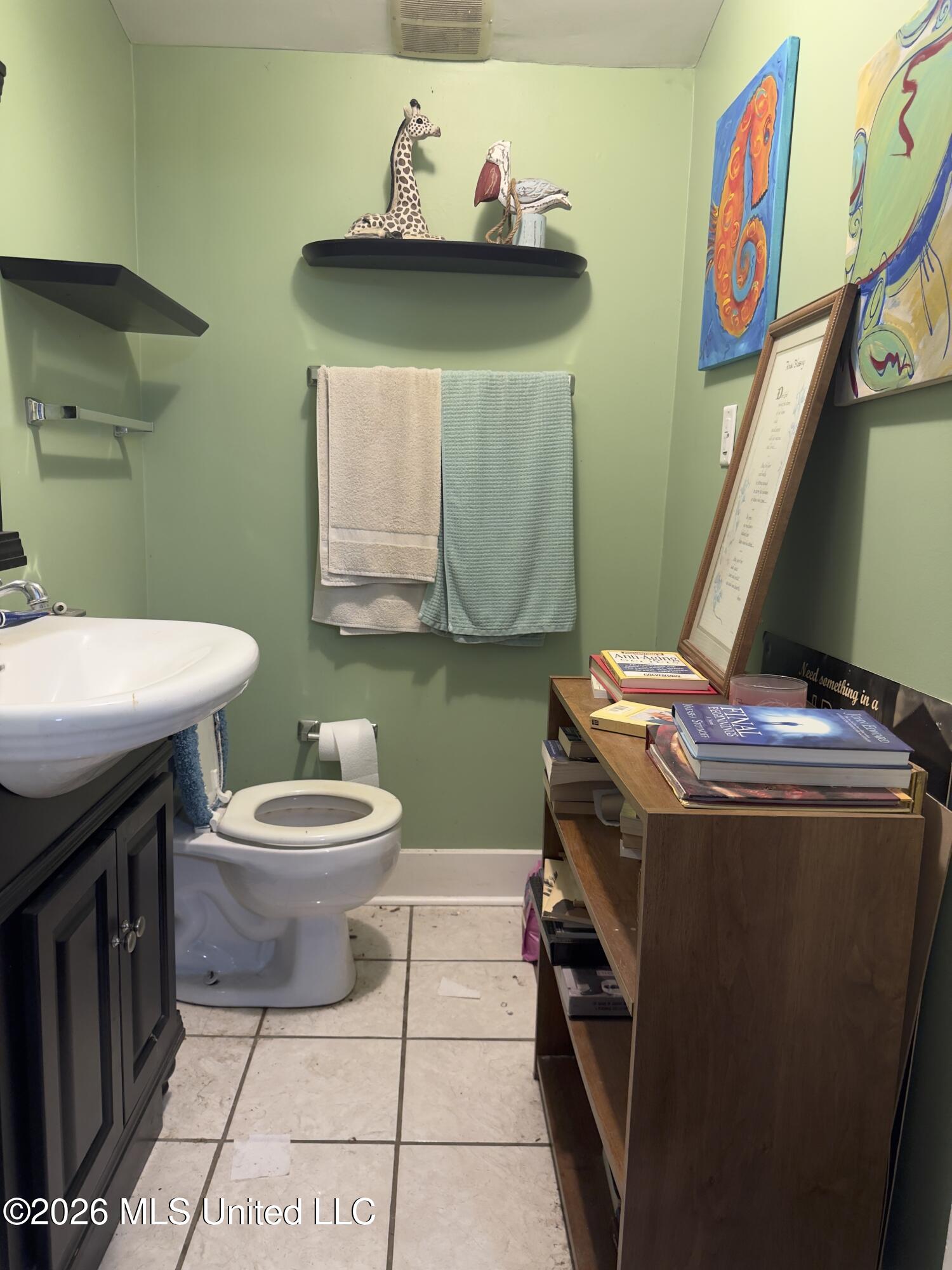 2405 East Avenue Property Photo 10