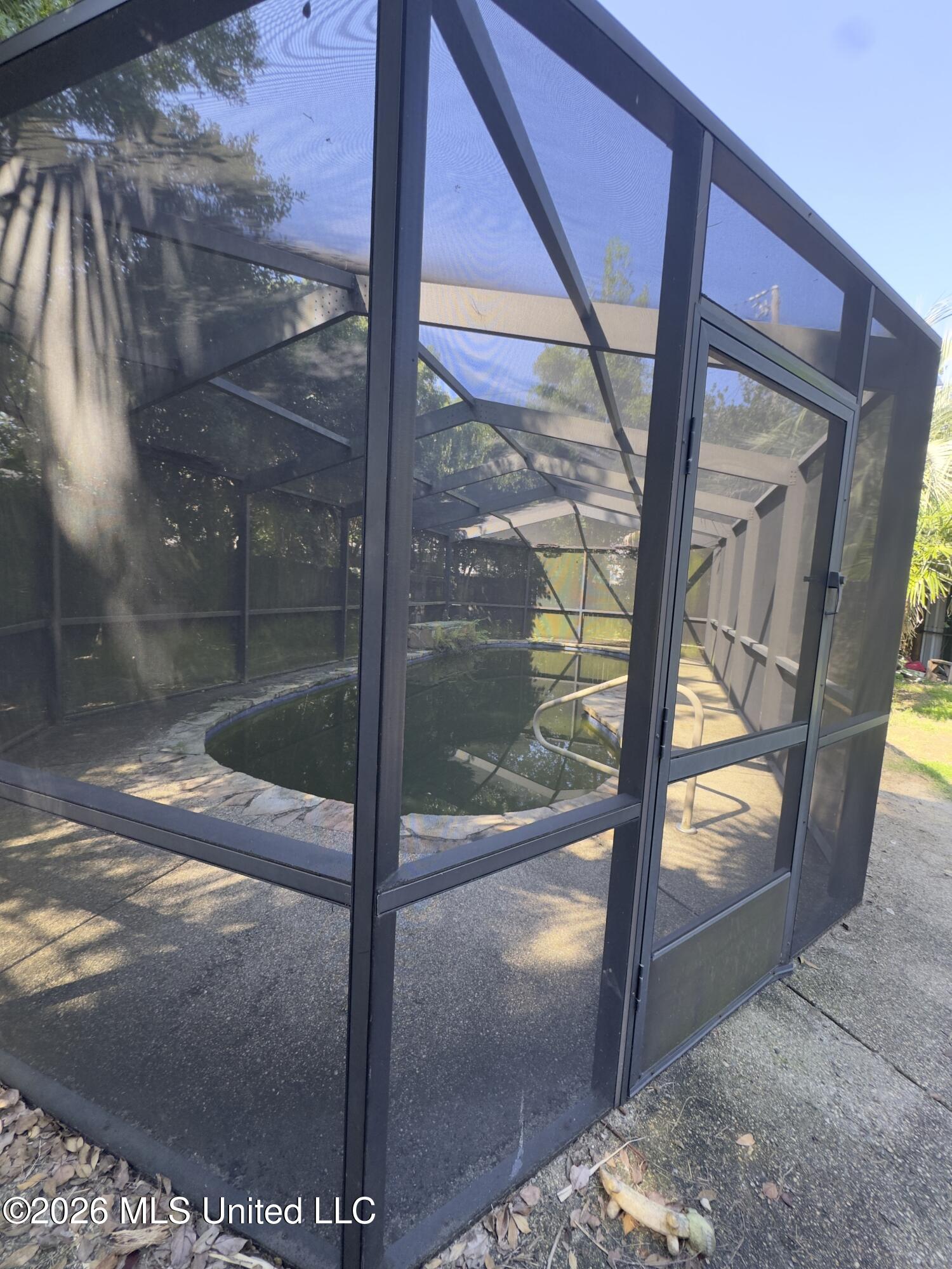 2405 East Avenue Property Photo 14