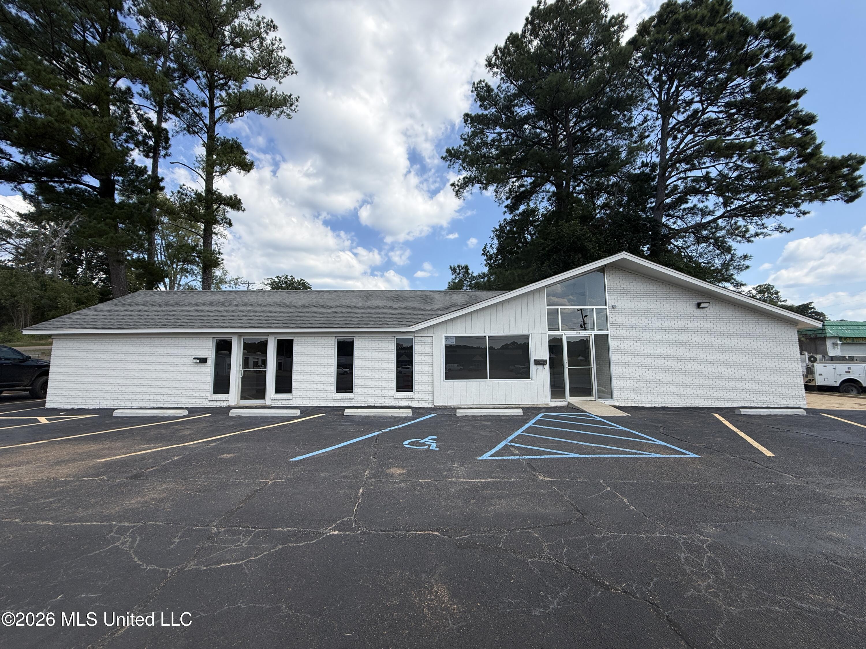 106 Highway 35 Property Photo 1