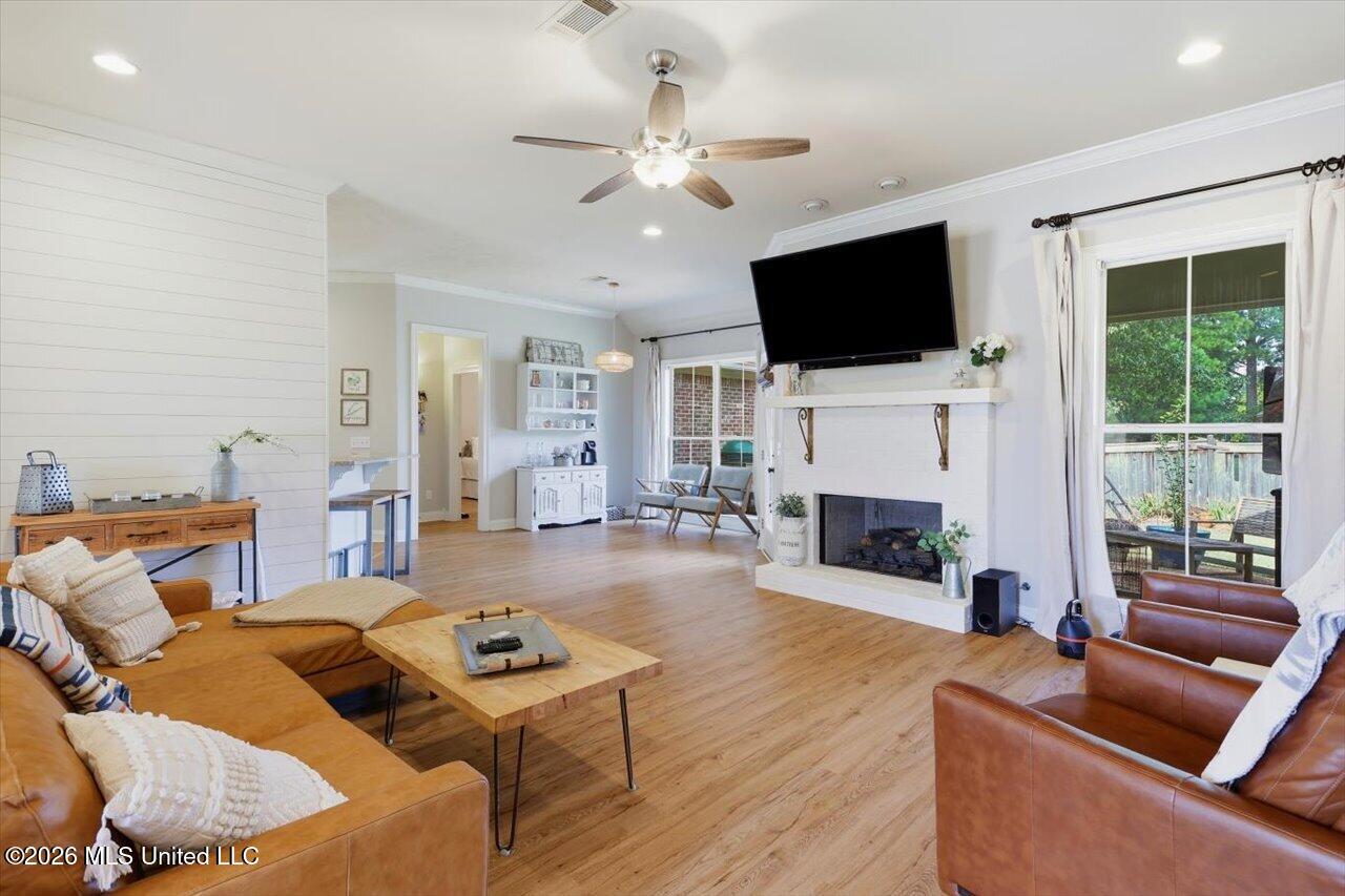113 Weldon Drive Property Photo 2