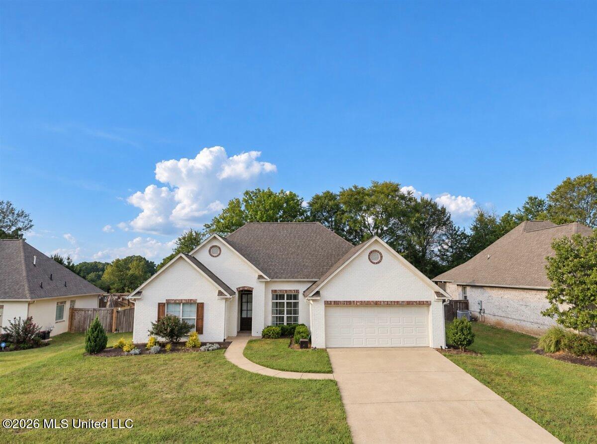 106 Sweetbriar Circle Property Photo 1