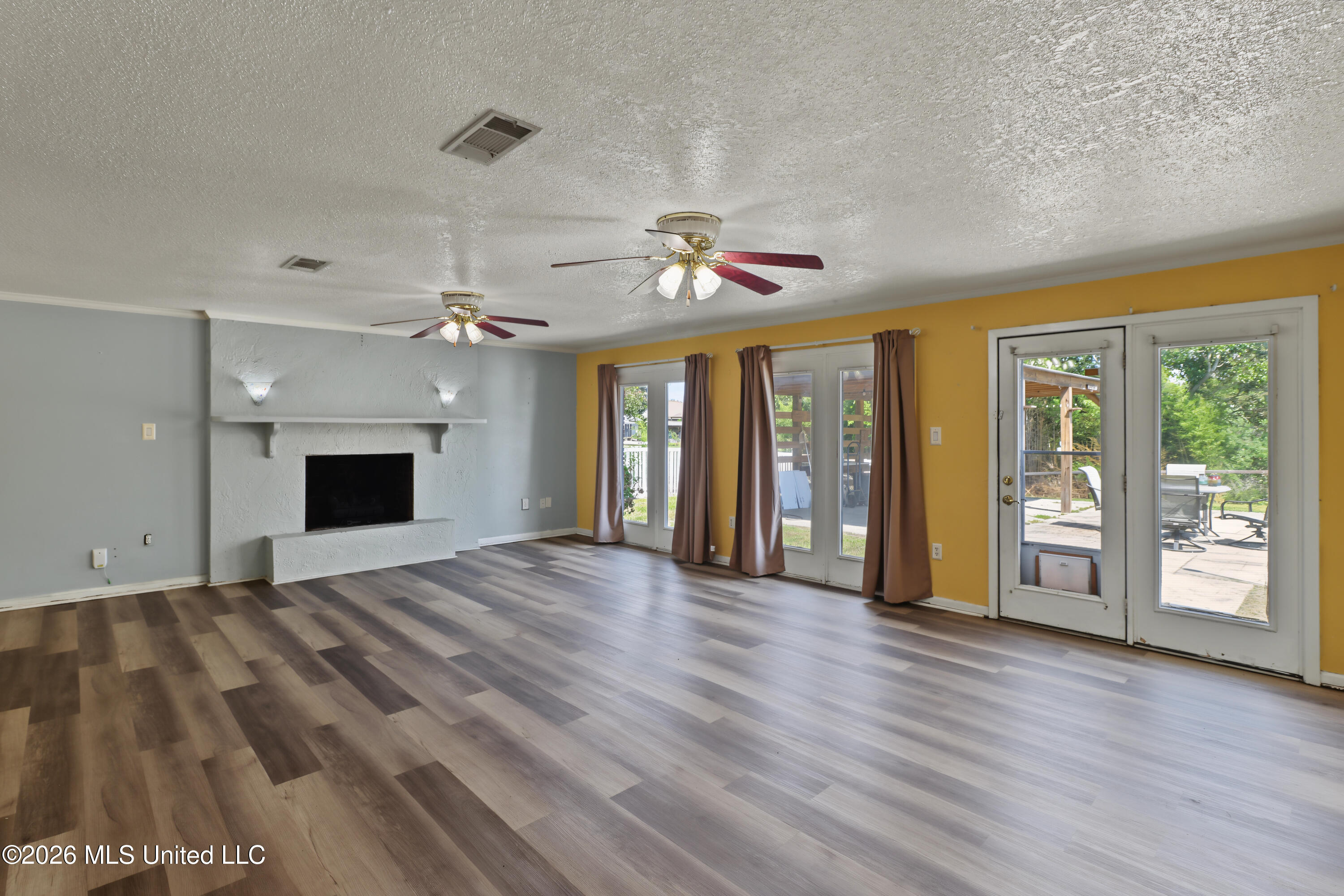 768 Hengen Lane Property Photo 3
