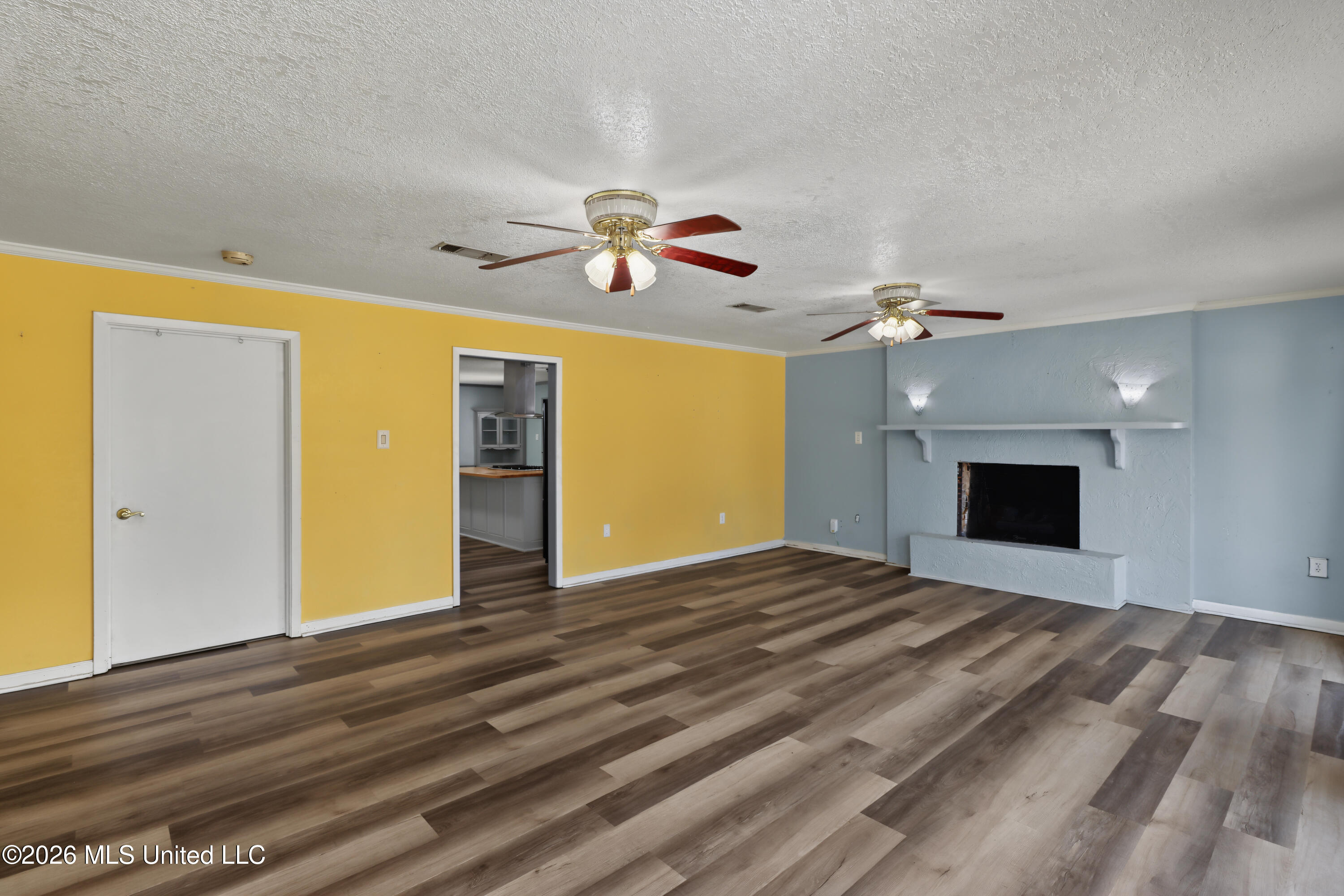 768 Hengen Lane Property Photo 4