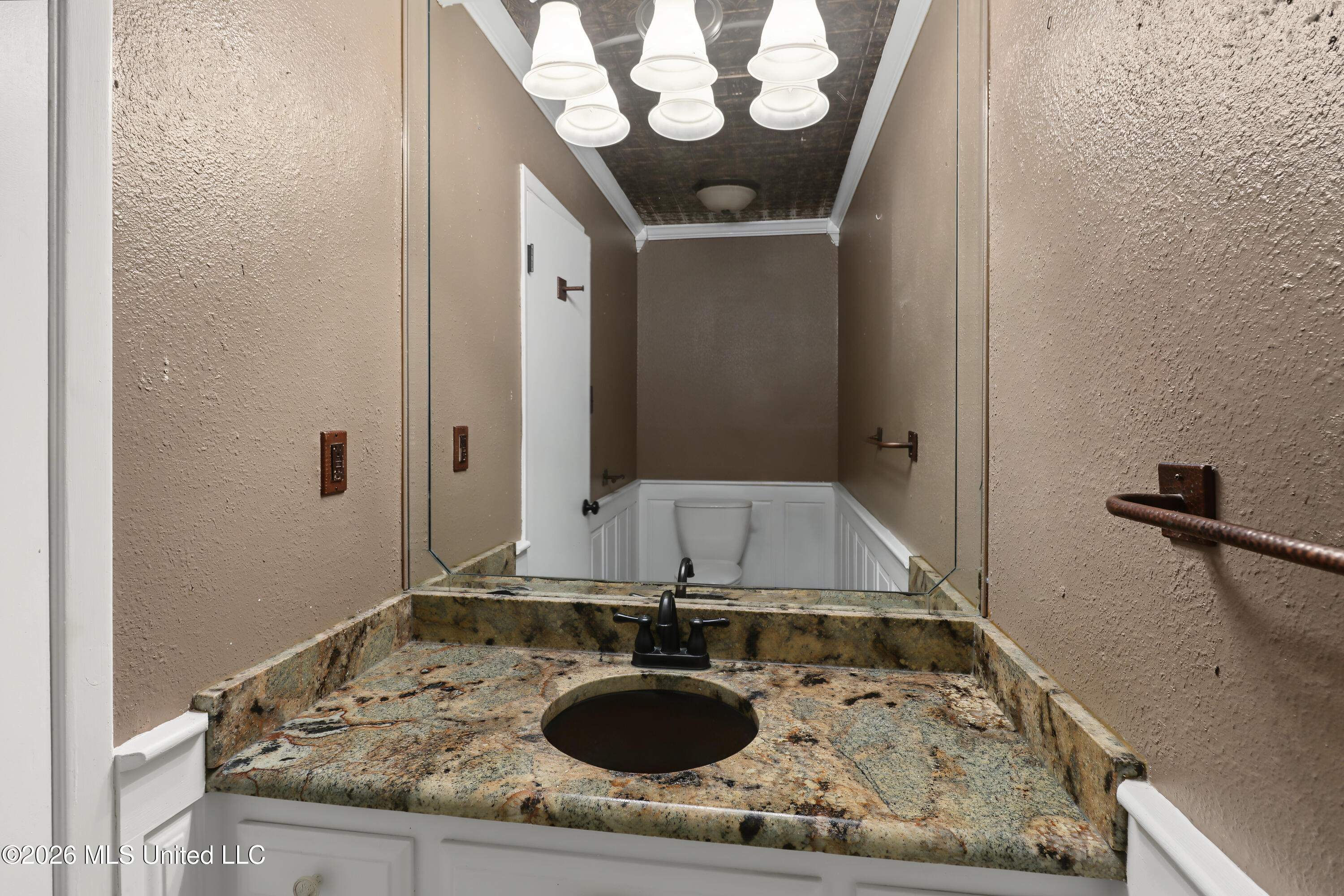 768 Hengen Lane Property Photo 11