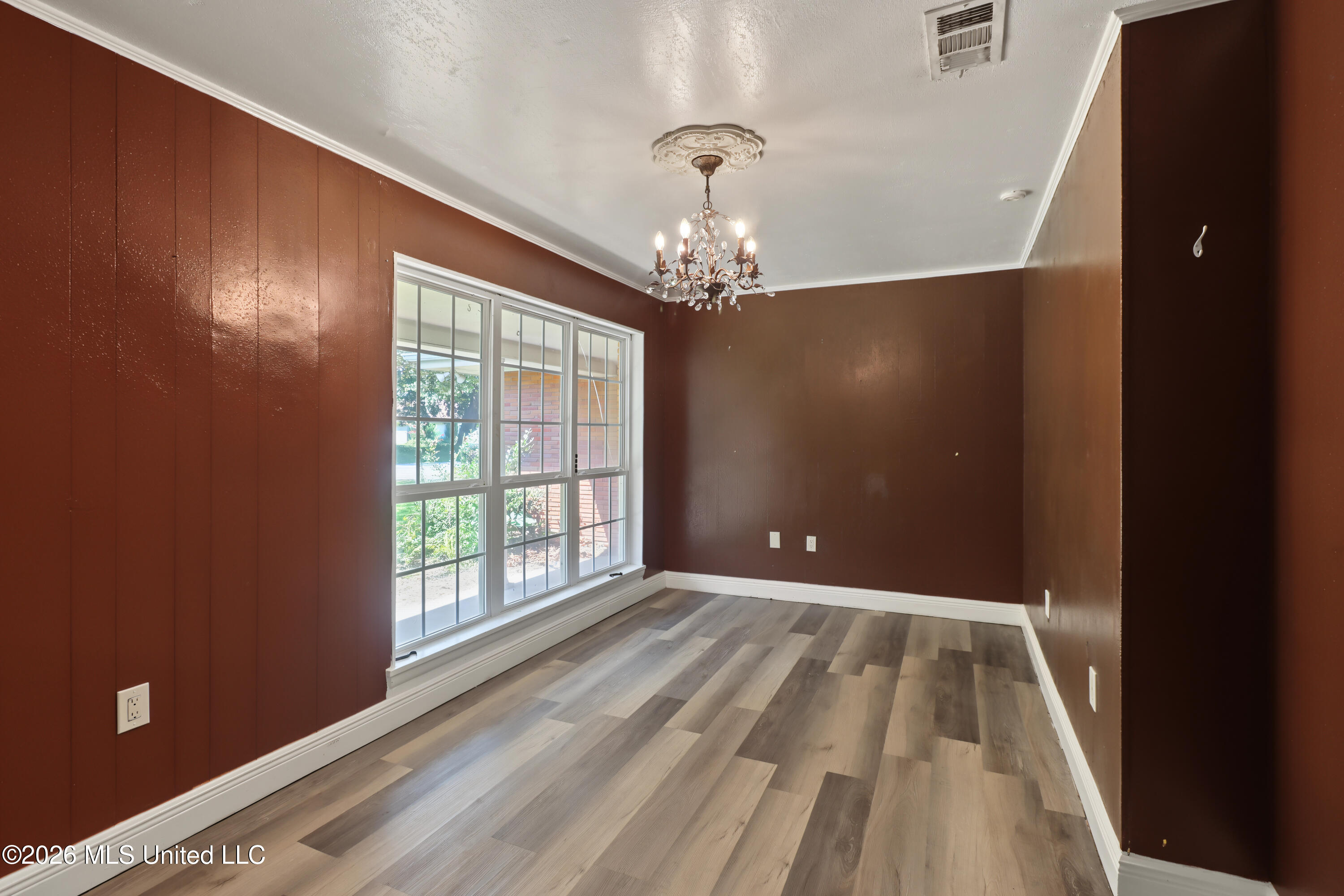 768 Hengen Lane Property Photo 12