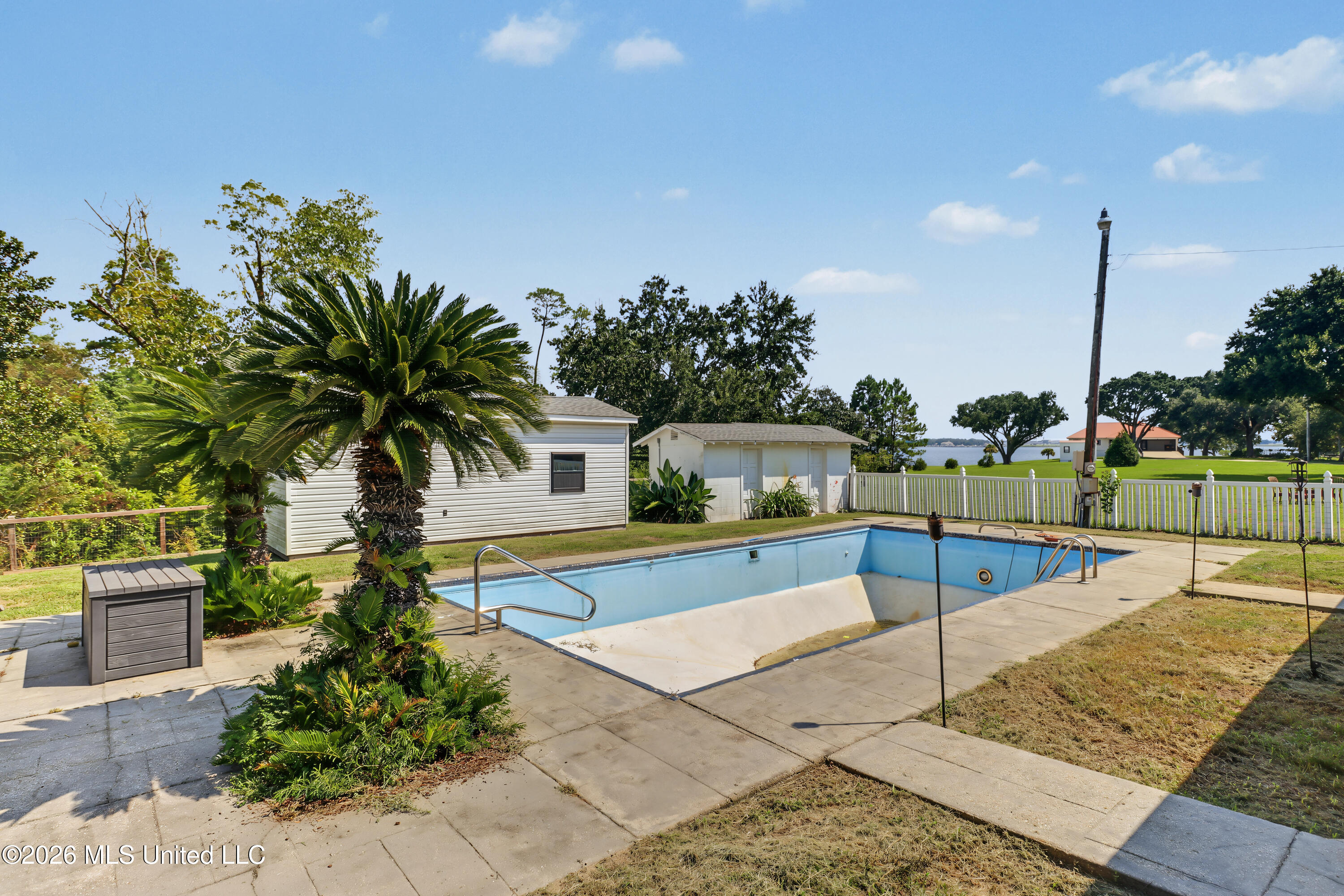 768 Hengen Lane Property Photo 30