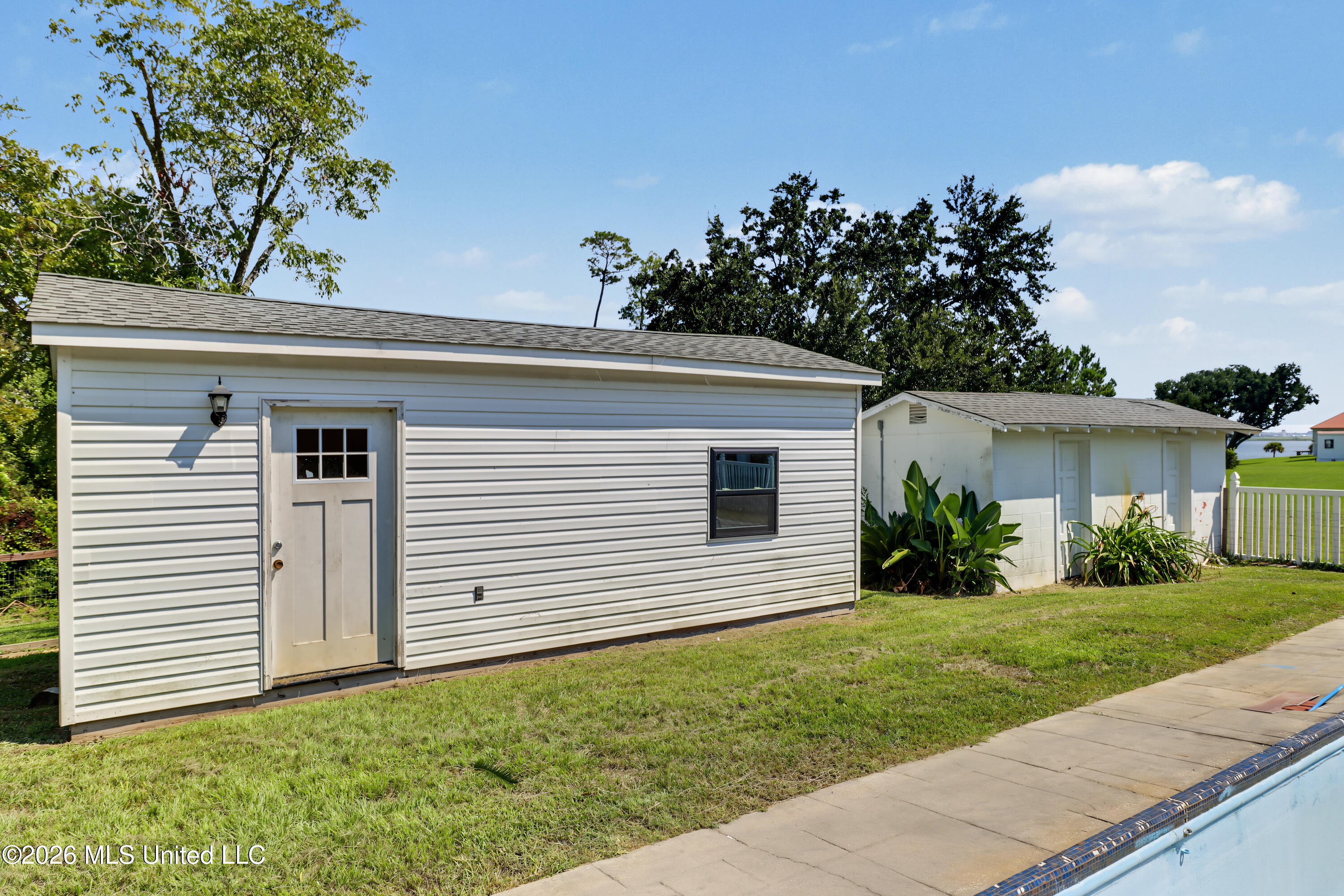 768 Hengen Lane Property Photo 31