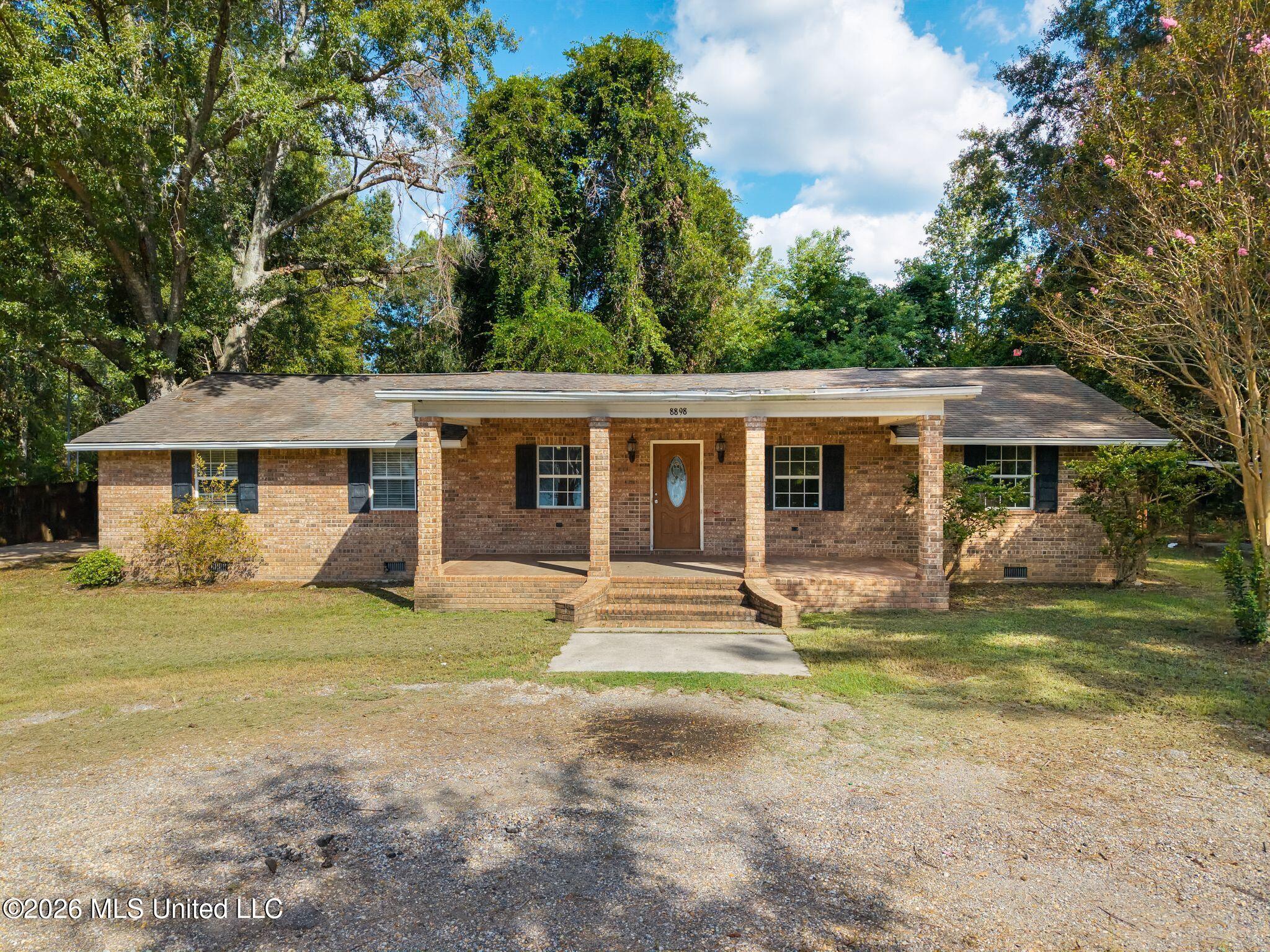 8898 N Lauderdale Toomsuba Road Property Photo 1