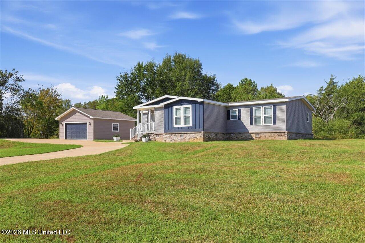 2089 Stump Bridge Road Property Photo 2
