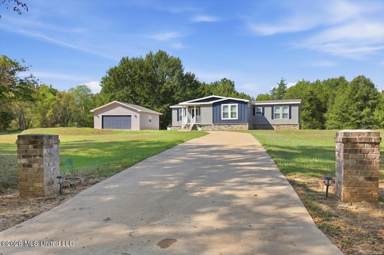 2089 Stump Bridge Road Property Photo 3